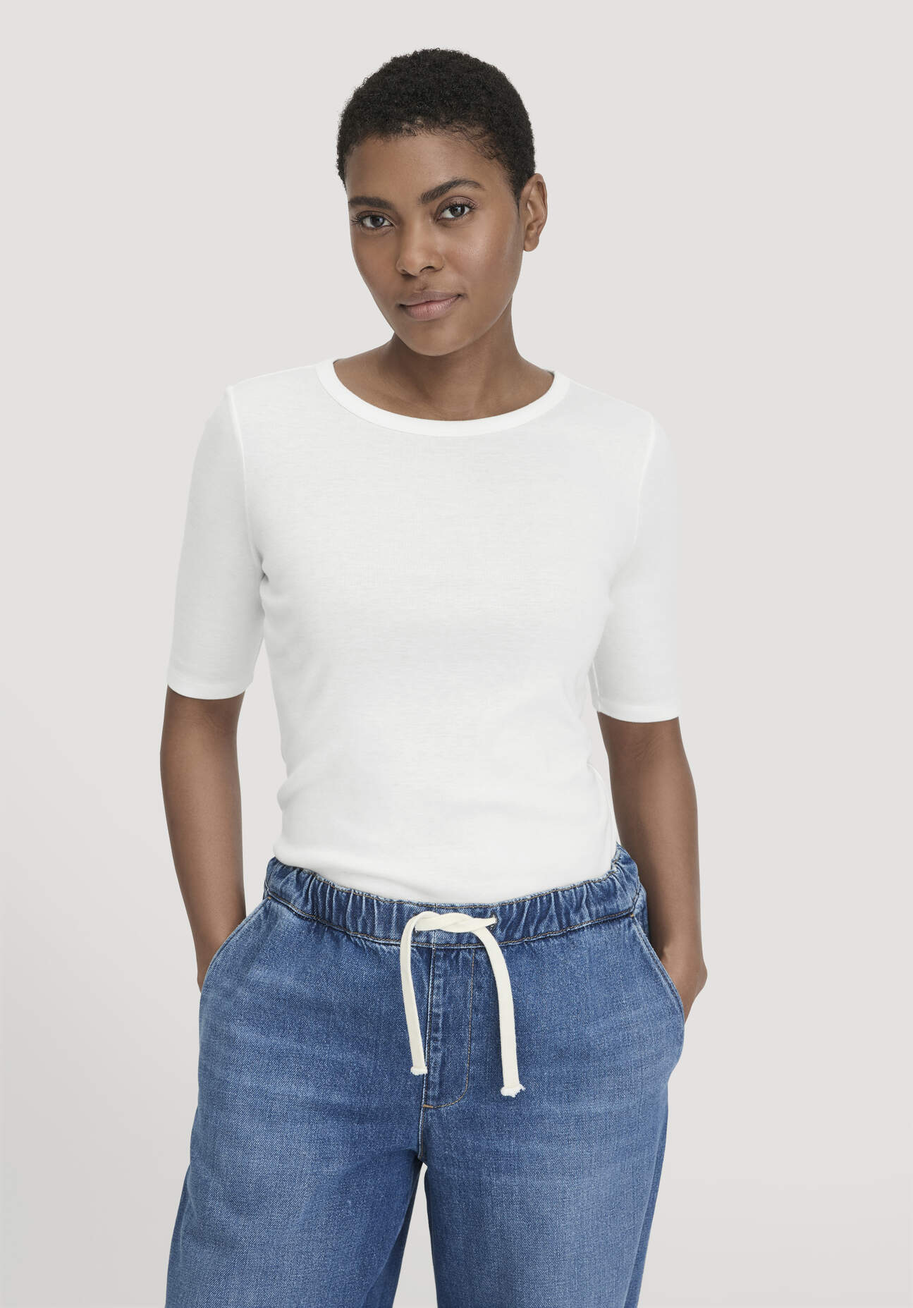 hessnatur Damen Softrib T-Shirt Fitted aus Bio-Baumwolle und TENCEL™ Modal - weiß Größe 48
