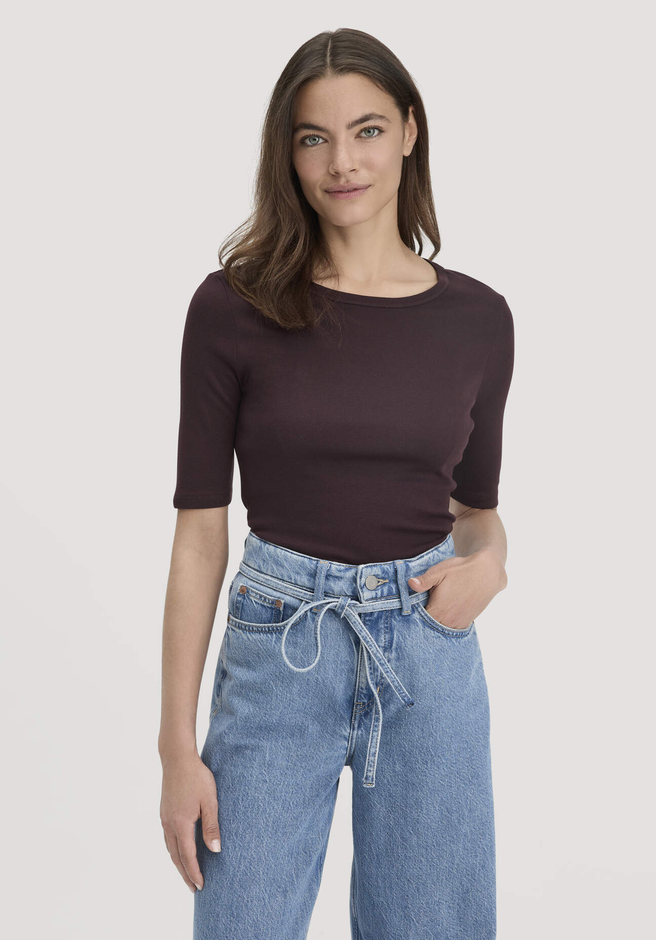 hessnatur Damen Softrib T-Shirt Fitted aus Bio-Baumwolle und TENCEL™ Modal - braun Größe 36