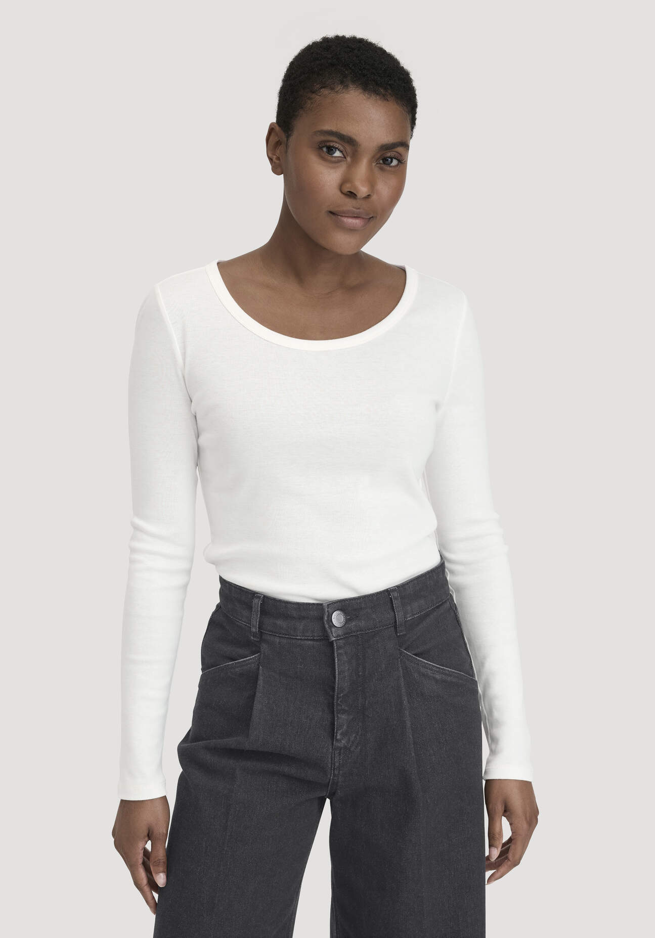 hessnatur Damen Softrib Longsleeve Fitted aus Bio-Baumwolle und TENCEL™ Modal - weiß Größe 34