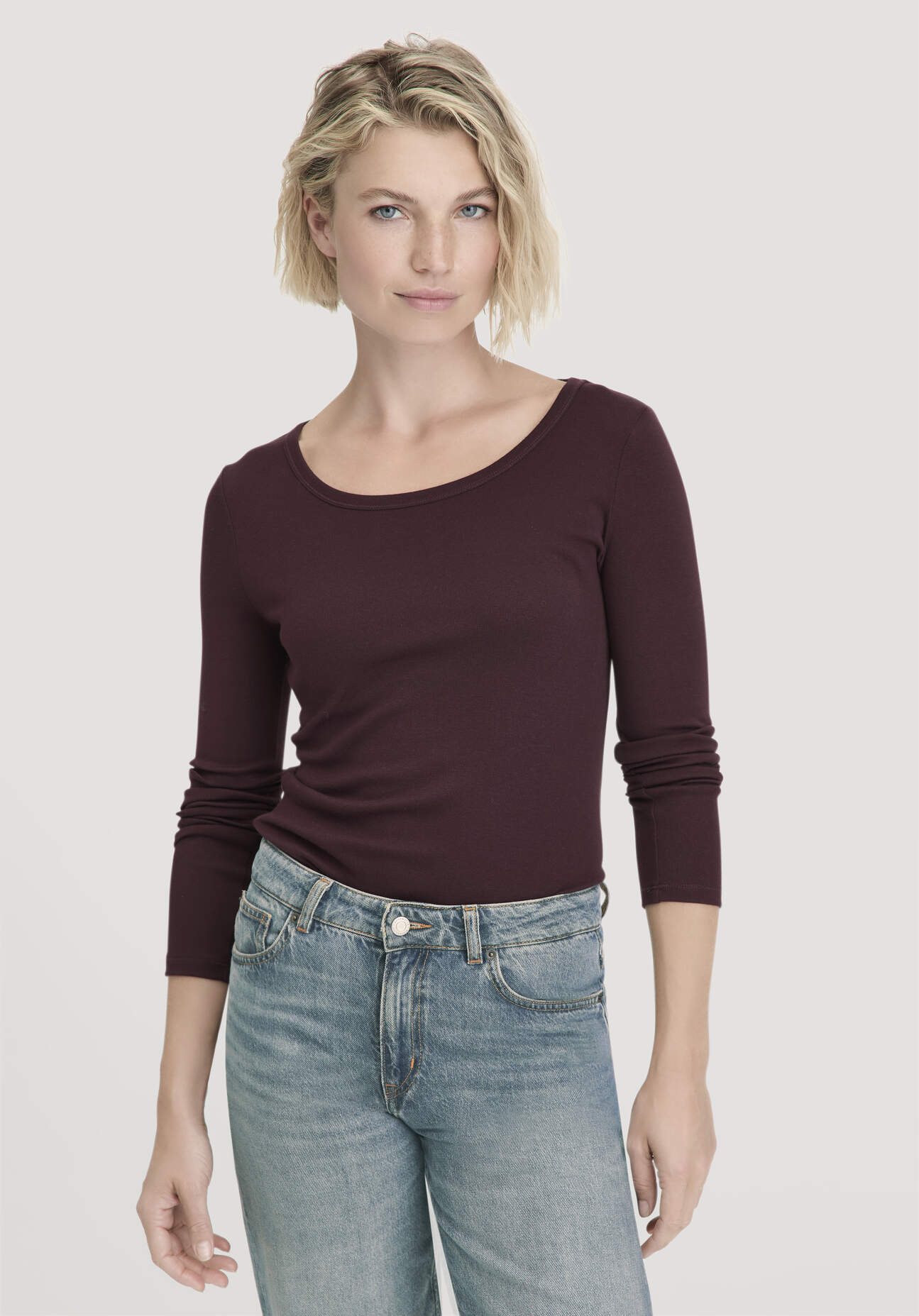 hessnatur Damen Softrib Longsleeve Fitted aus Bio-Baumwolle und TENCEL™ Modal - braun Größe 48