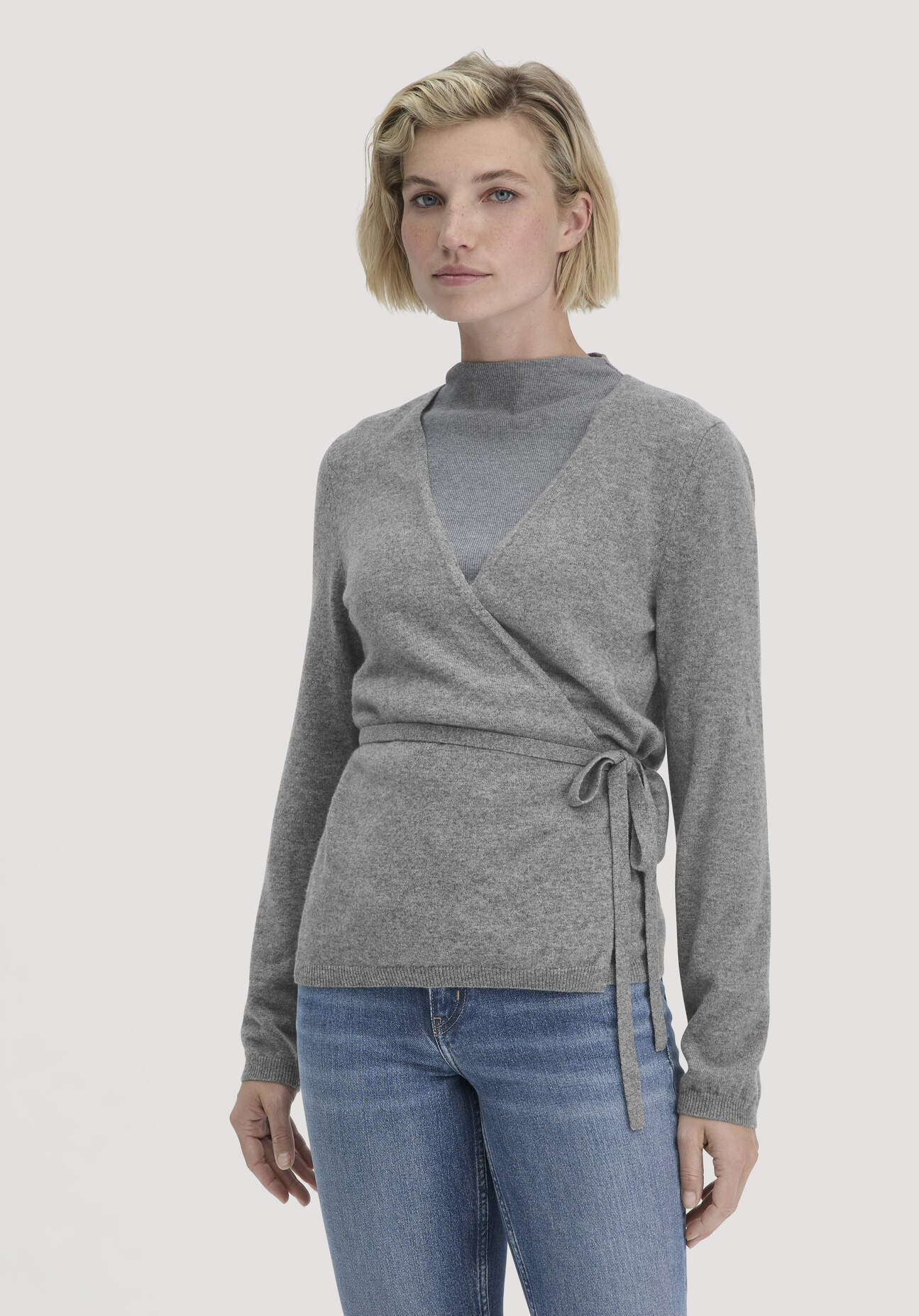 hessnatur Damen Strick Jacke Relaxed aus Schurwolle mit Kaschmir - grau Größe S
