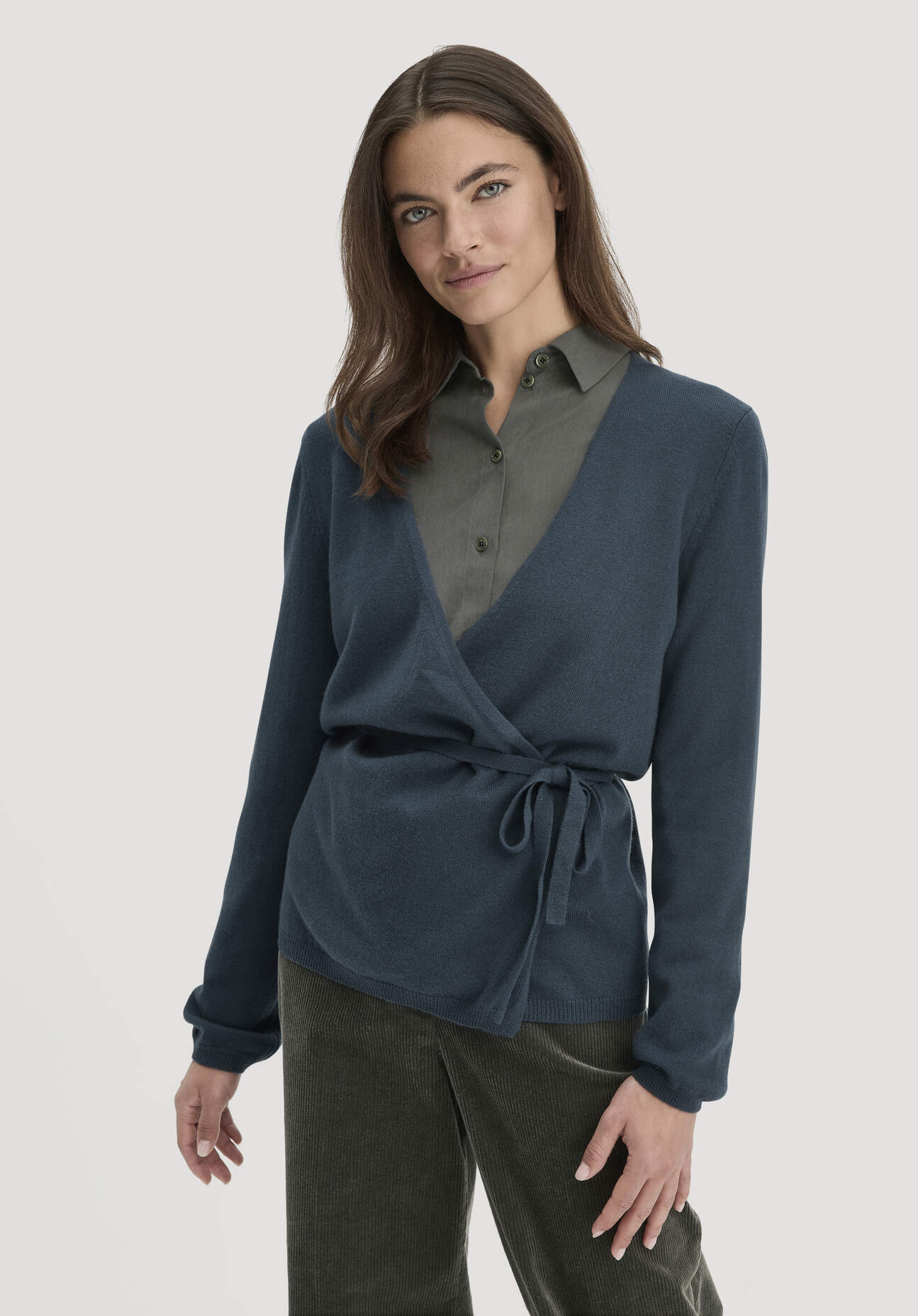 Thumbnail - hessnatur Damen Strick Jacke Relaxed aus Bio-Merinowolle mit Cashmere - blau - Größe XL