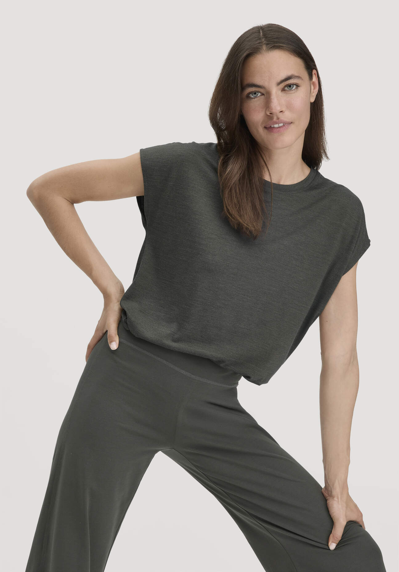 hessnatur Loungewear Shirt Relaxed ACTIVE FUNCTIONAL aus Bio-Merinowolle und TENCEL™ Lyocell - grün Größe 46