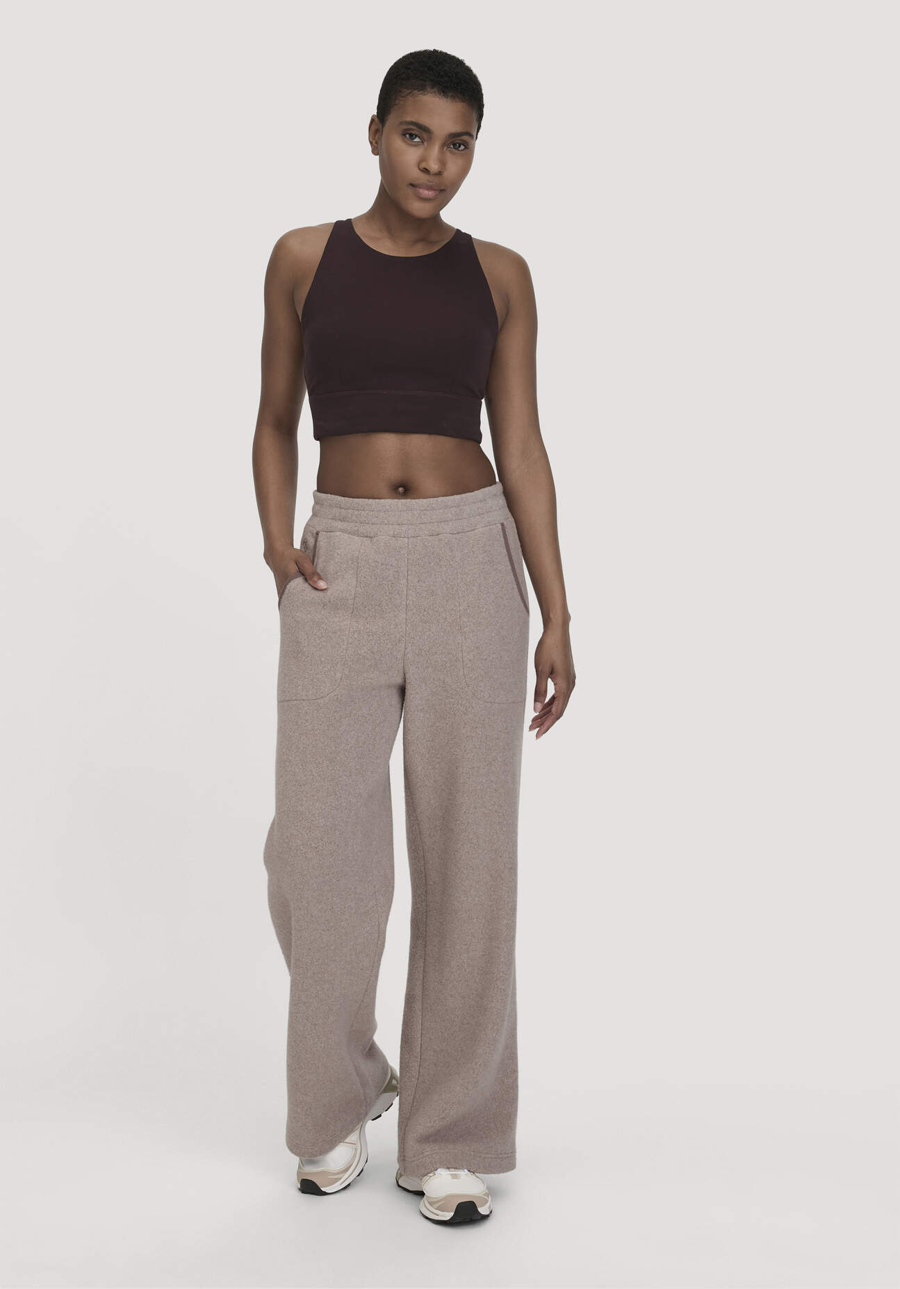 hessnatur Loungewear Fleece Hose Relaxed ACTIVE LIGHT aus Bio-Baumwolle - beige Größe XXL