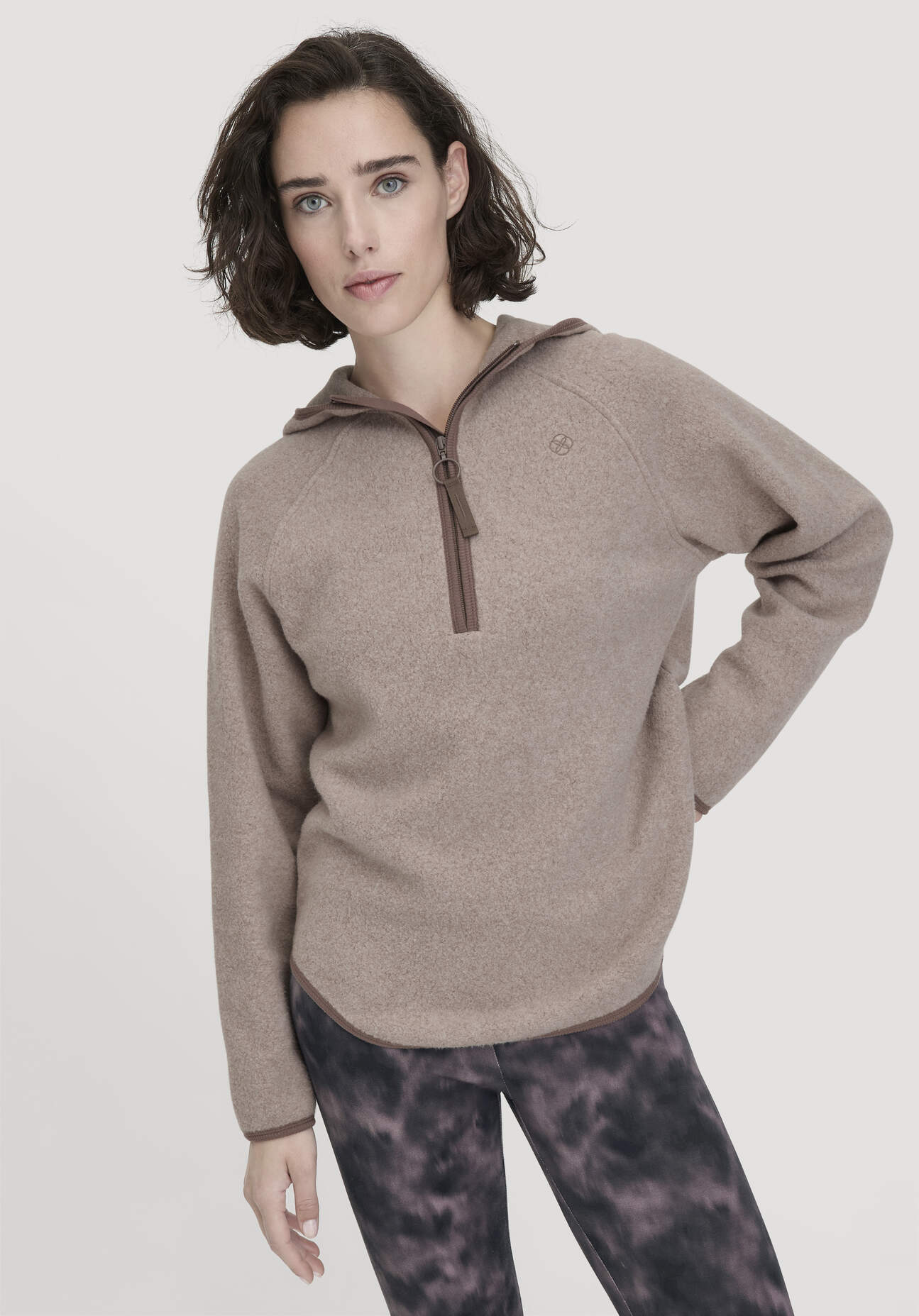hessnatur Loungewear Fleece Hoodie Relaxed ACTIVE LIGHT aus Bio-Baumwolle - beige Größe S