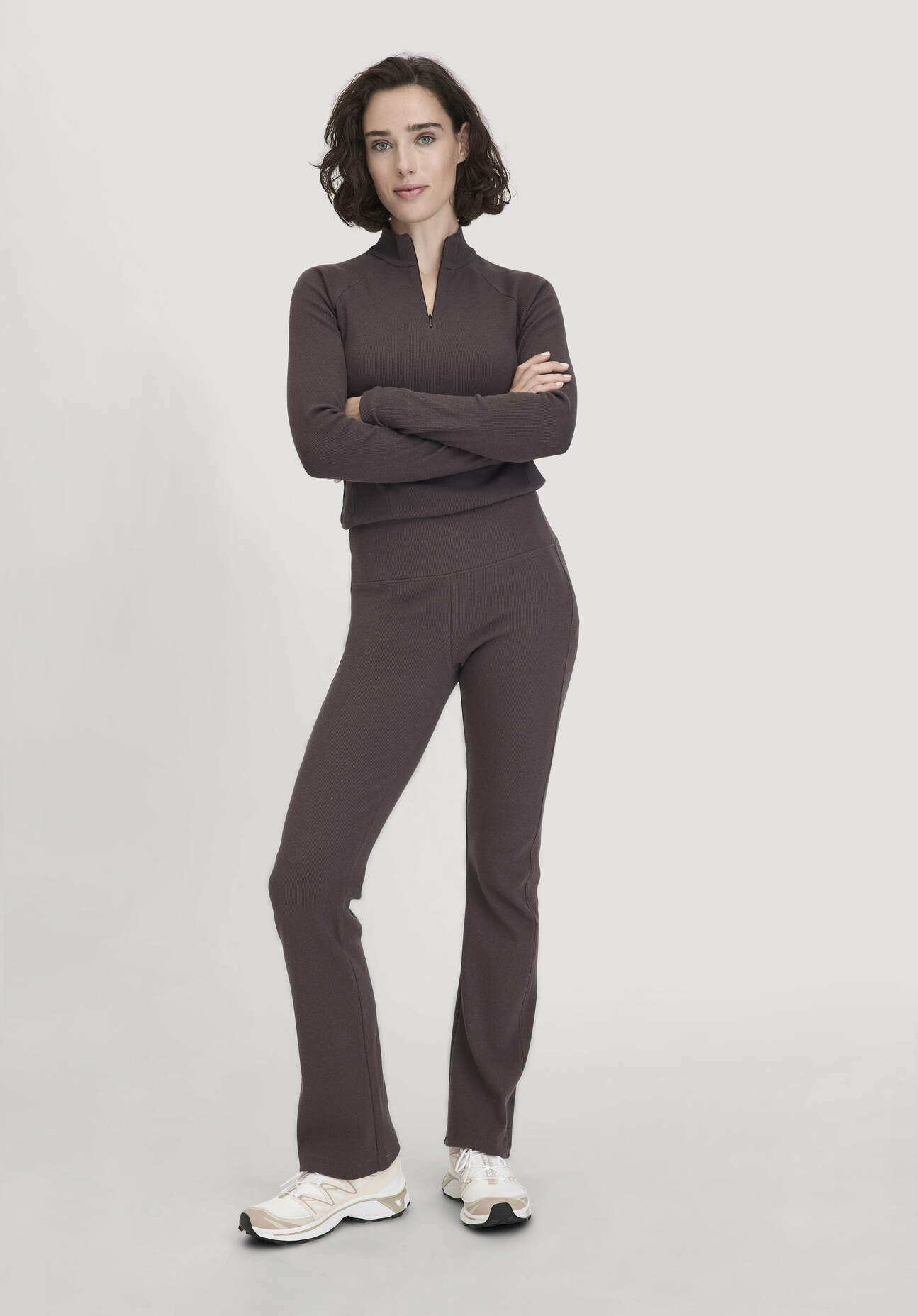 hessnatur Loungewear Rib Leggings High Waist BETTER RECYCLING aus Bio-Baumwolle - lila Größe S
