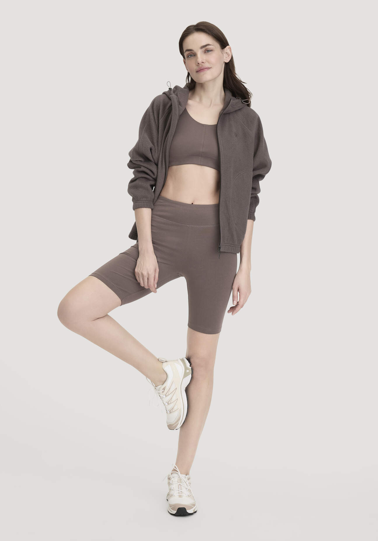 hessnatur Loungewear Shorts Fitted ACTIVE LIGHT aus Bio-Baumwolle - lila Größe M/l