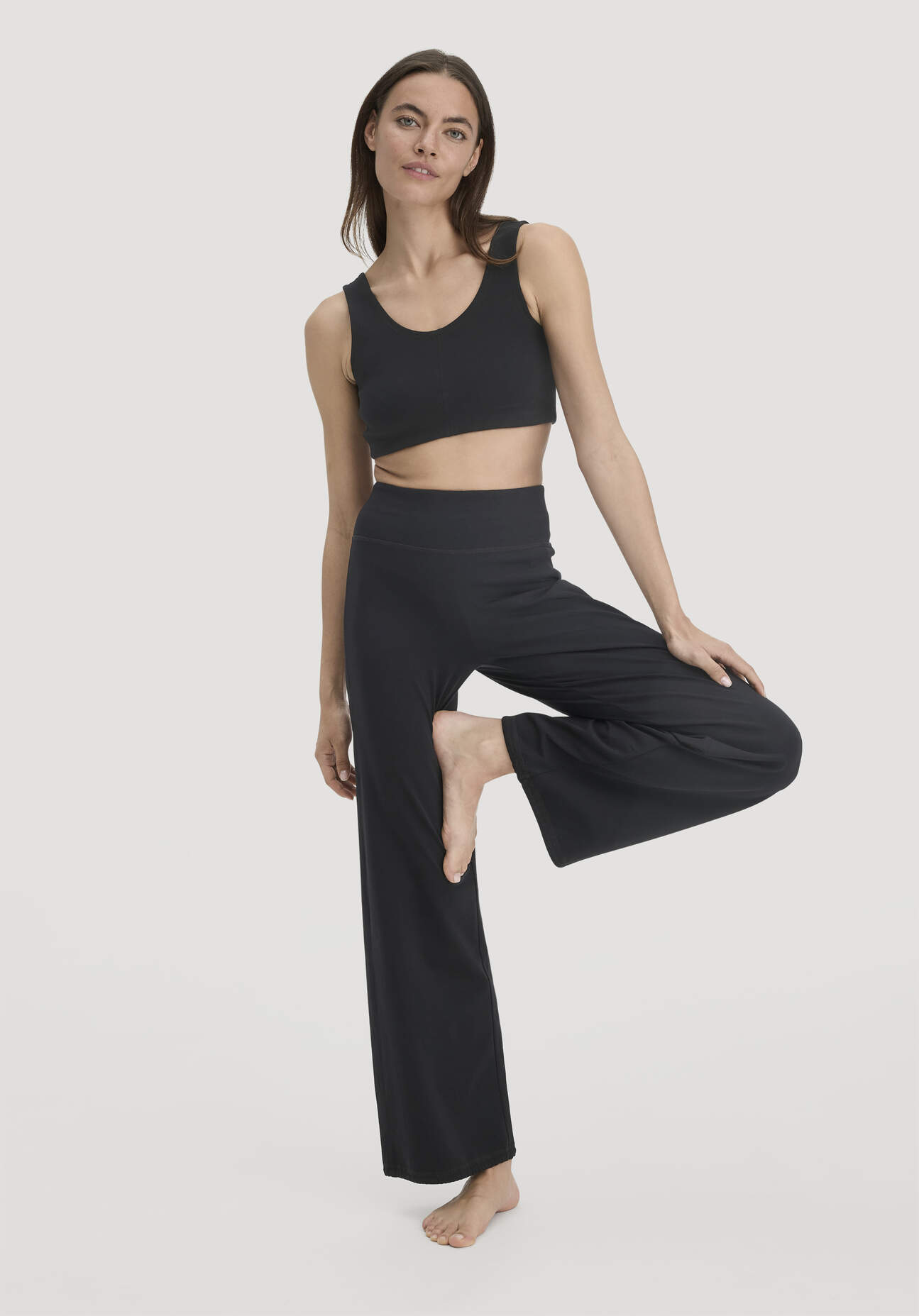 hessnatur Loungewear Hose Regular ACTIVE LIGHT aus Bio-Baumwolle - schwarz Größe XS