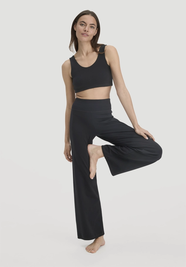 Regular ACTIVE LIGHT trousers made of organic cotton