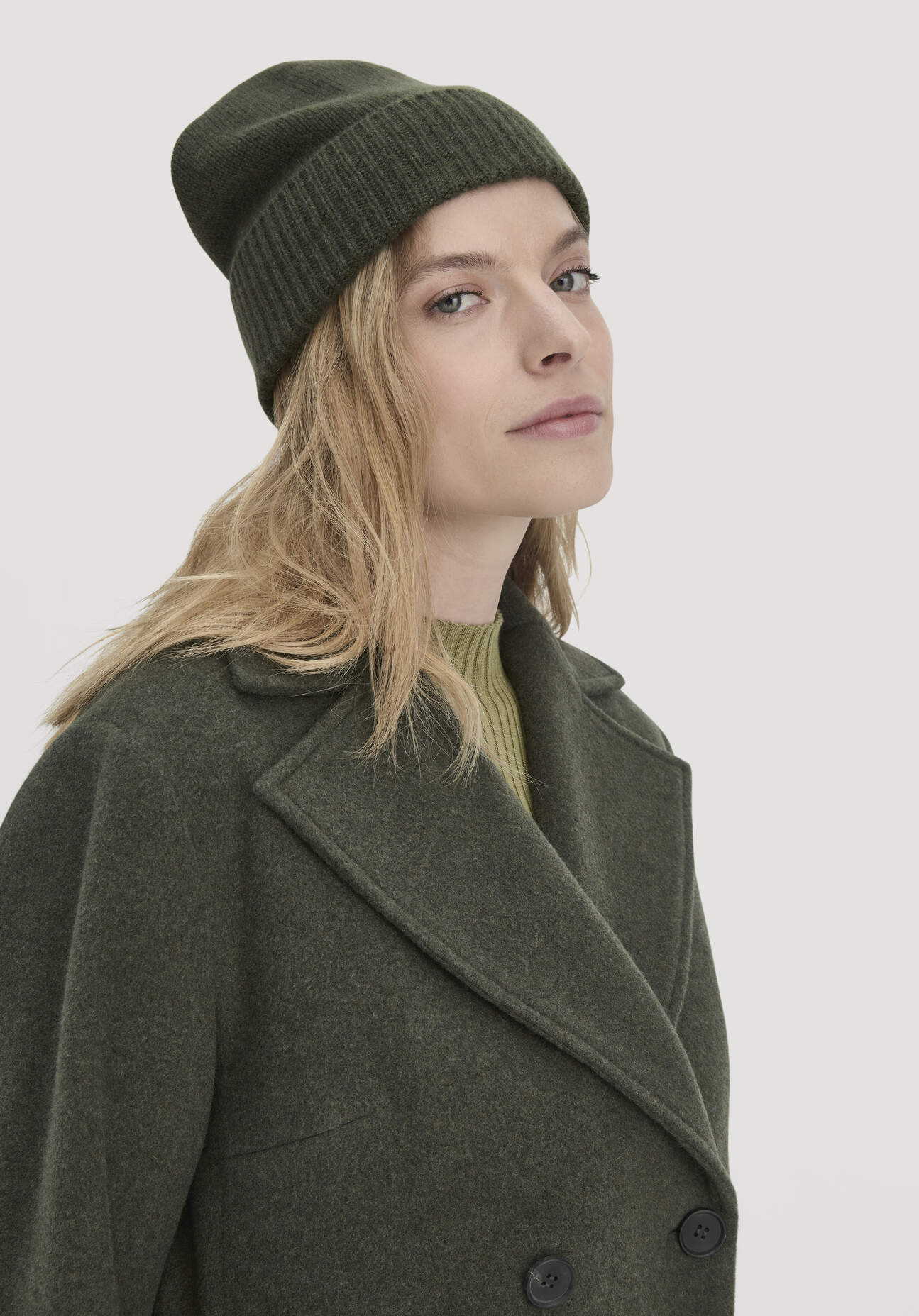 hessnatur Damen Mütze BETTER RECYCLING aus Cashmere - grün Größe One Size