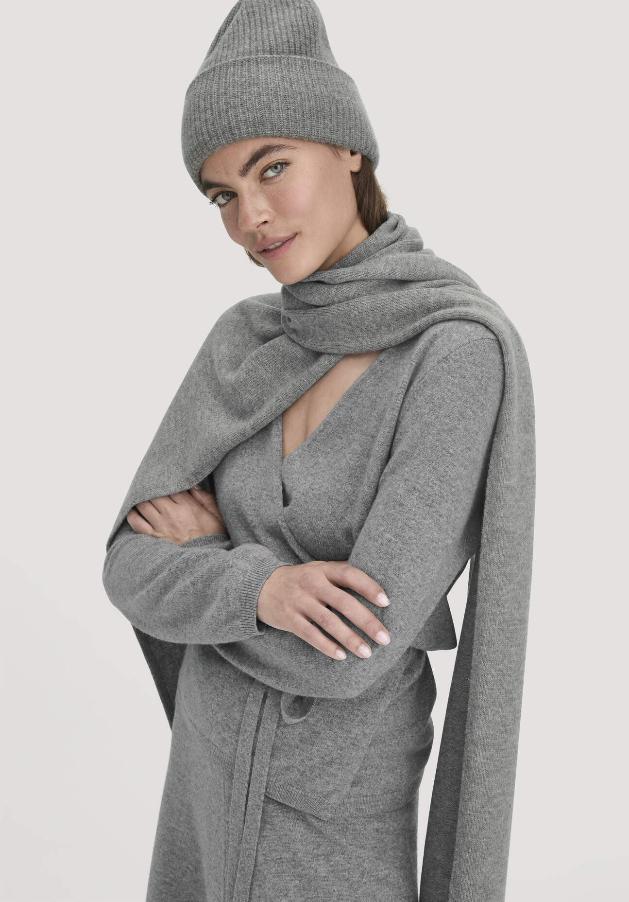 hessnatur Damen Strick Schal - grau