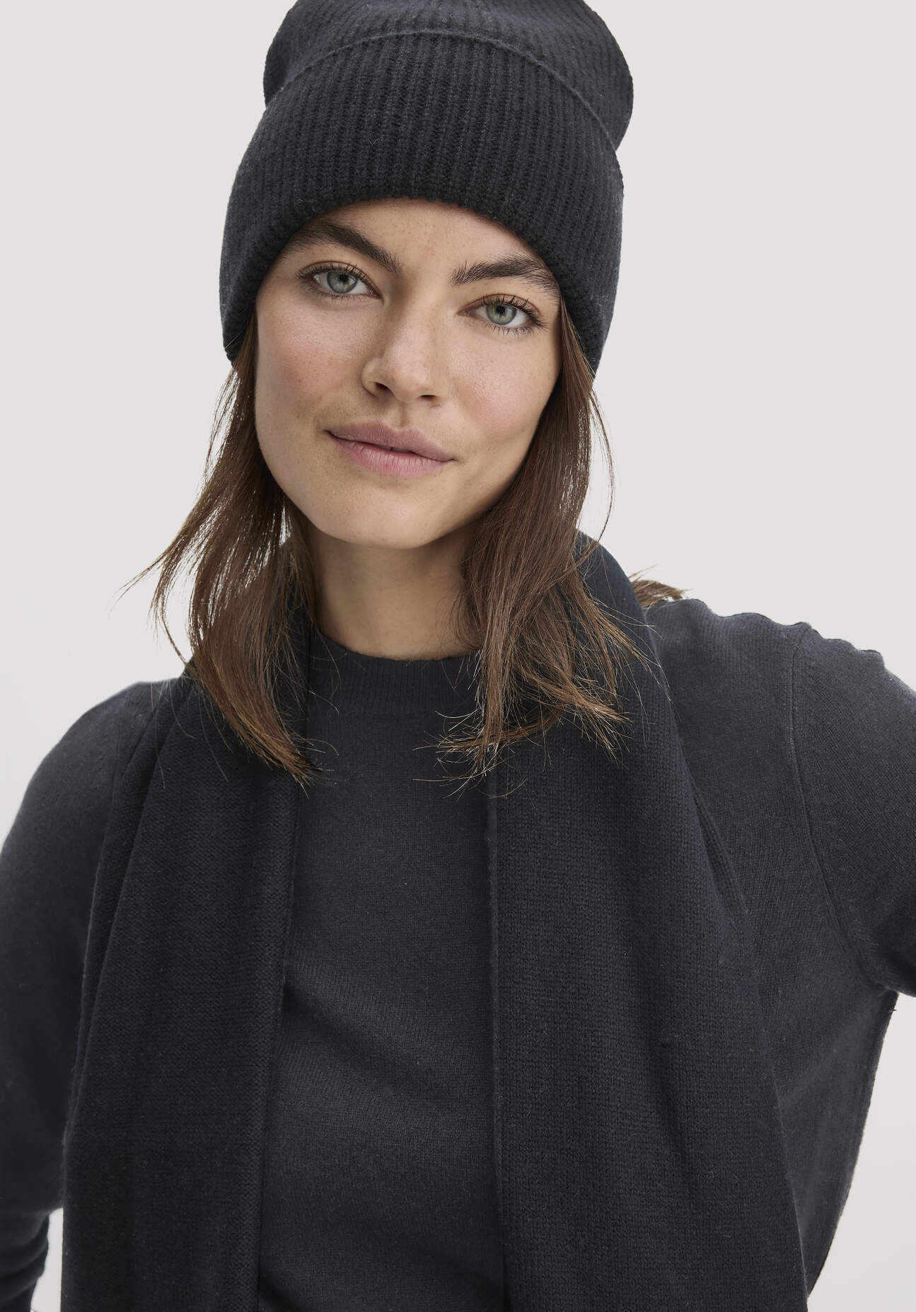 hessnatur Damen Strick Mütze aus Bio-Merinowolle mit Cashmere - schwarz Größe 1size