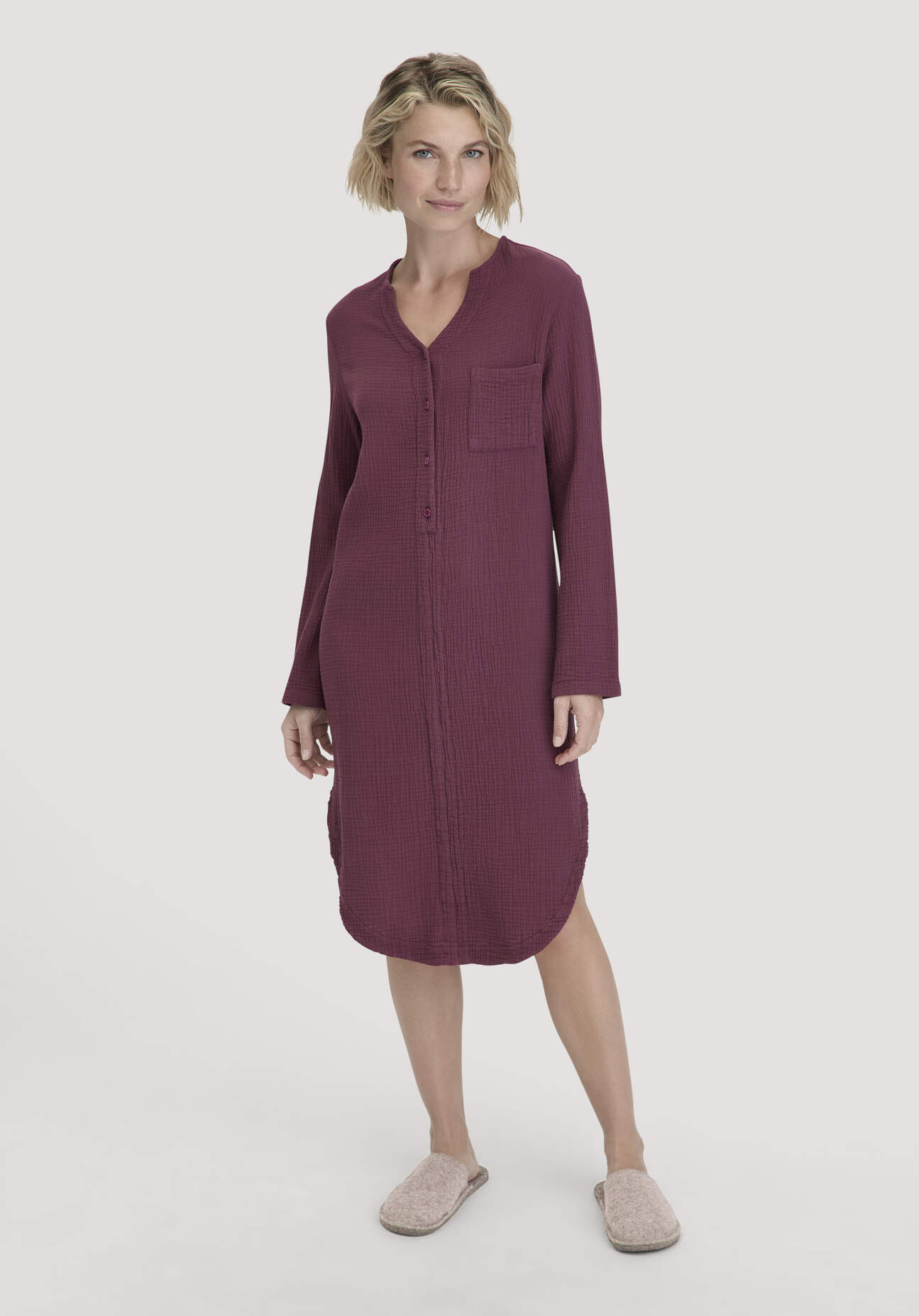 hessnatur Damen Musselin Nachthemd Relaxed PURE COMFORT aus Bio Baumwolle - lila Größe 46