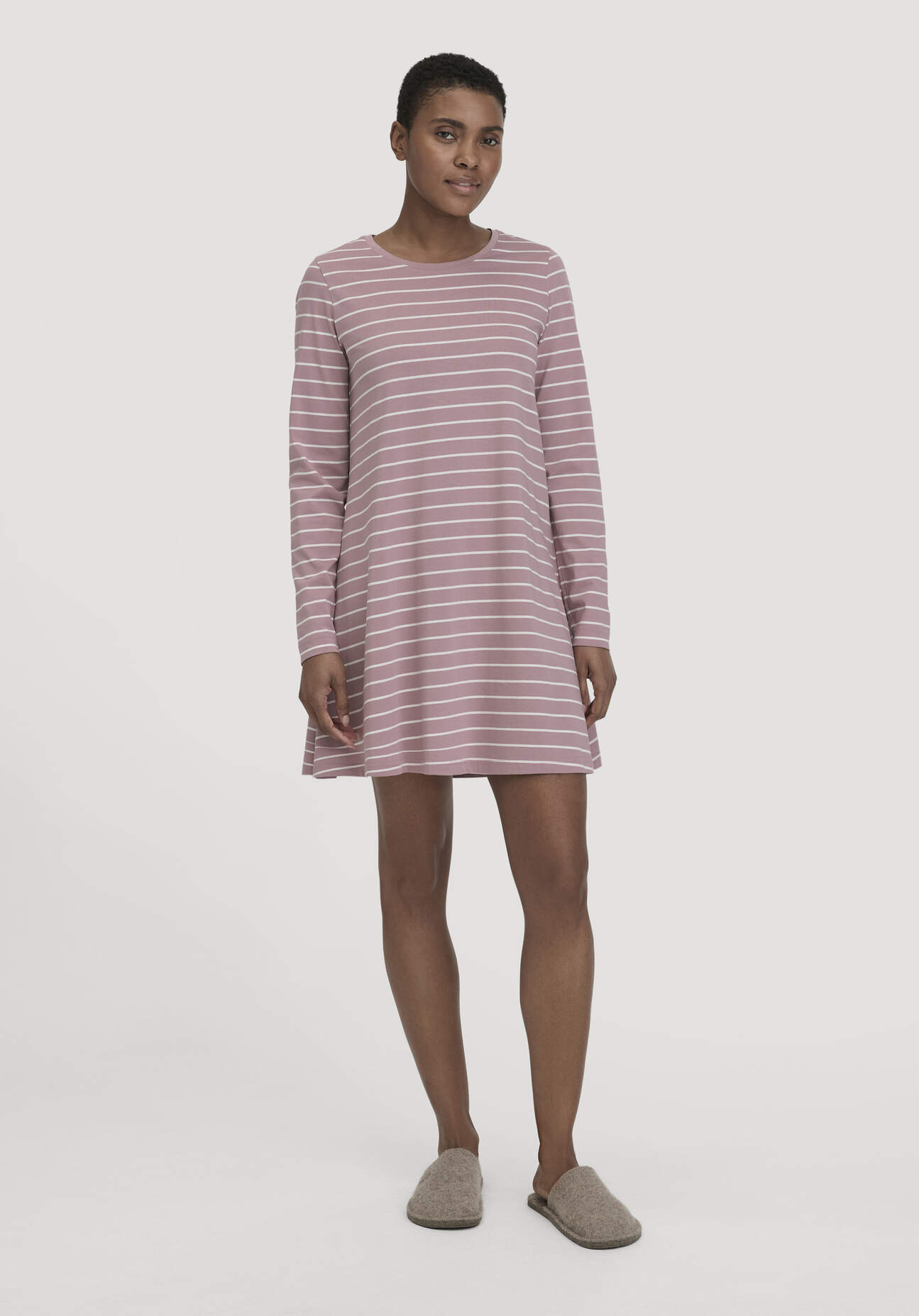 hessnatur Damen Nachthemd PURE COTTON aus Bio-Baumwolle - lila Größe 34