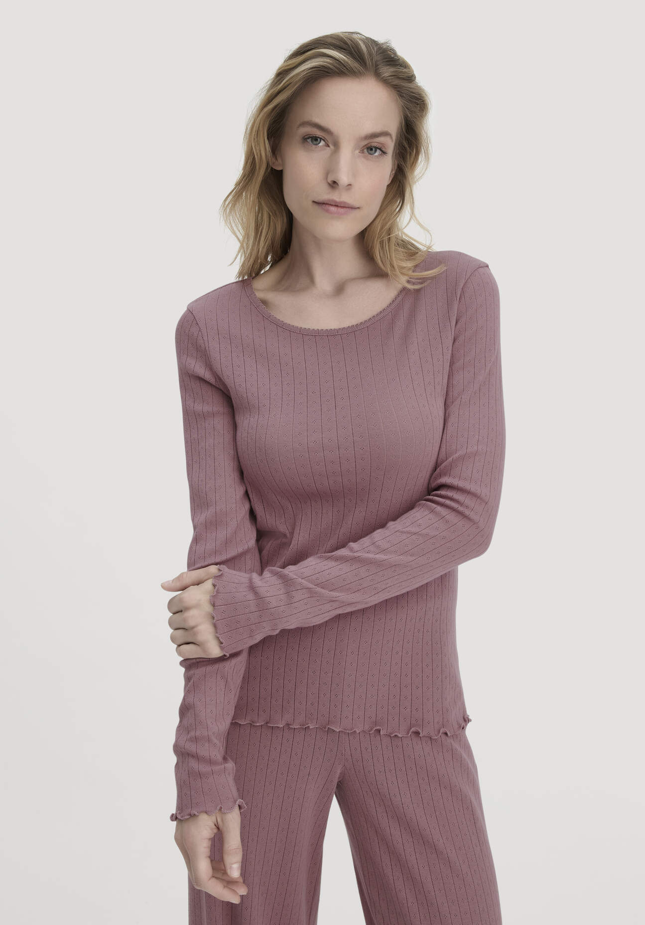 hessnatur Damen Pointelle Loungeshirt PURE COTTON aus Bio-Baumwolle - lila Größe 44