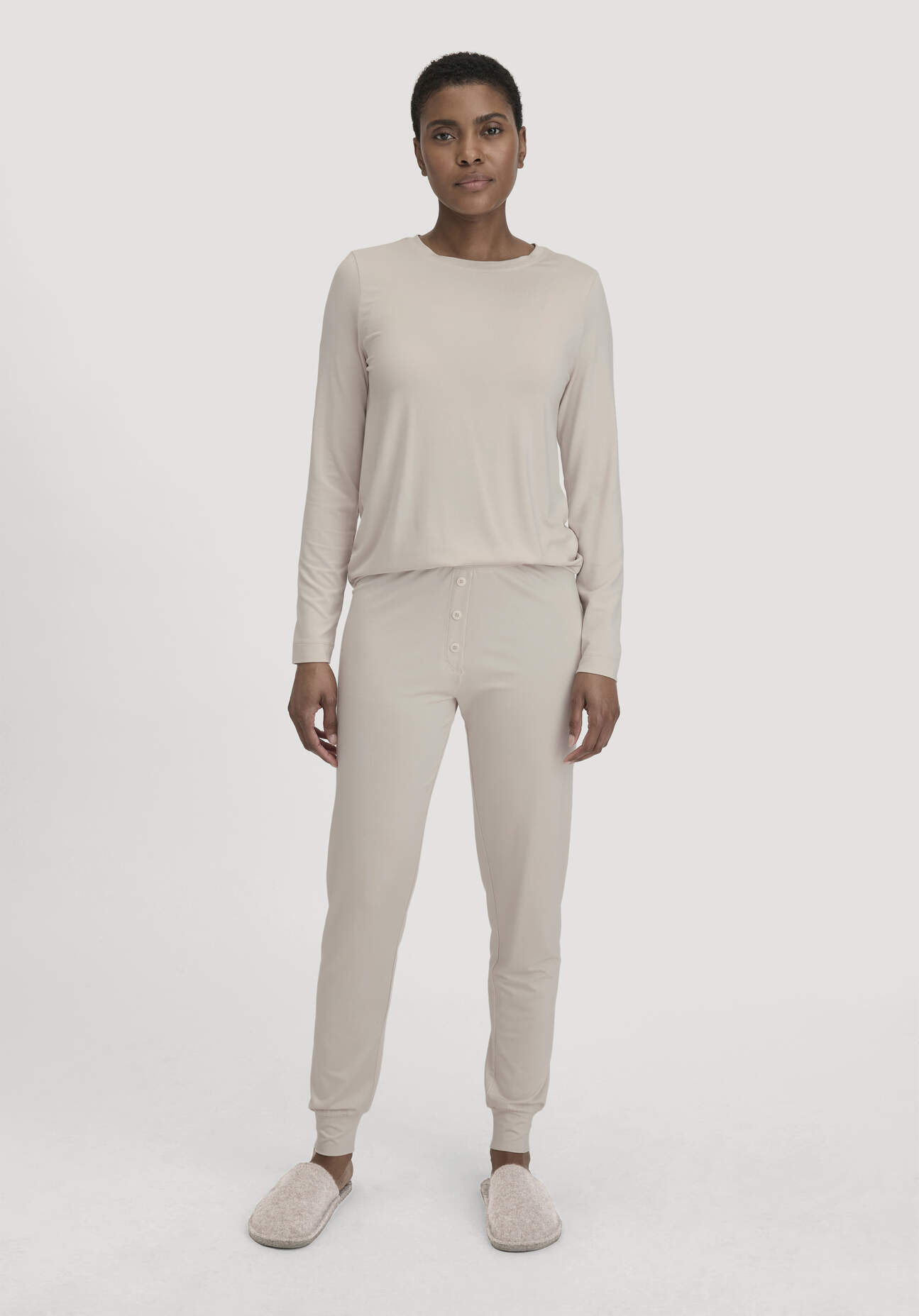 hessnatur Damen Schlafhose PURE FLOW aus TENCEL™ Modal - beige Größe 48