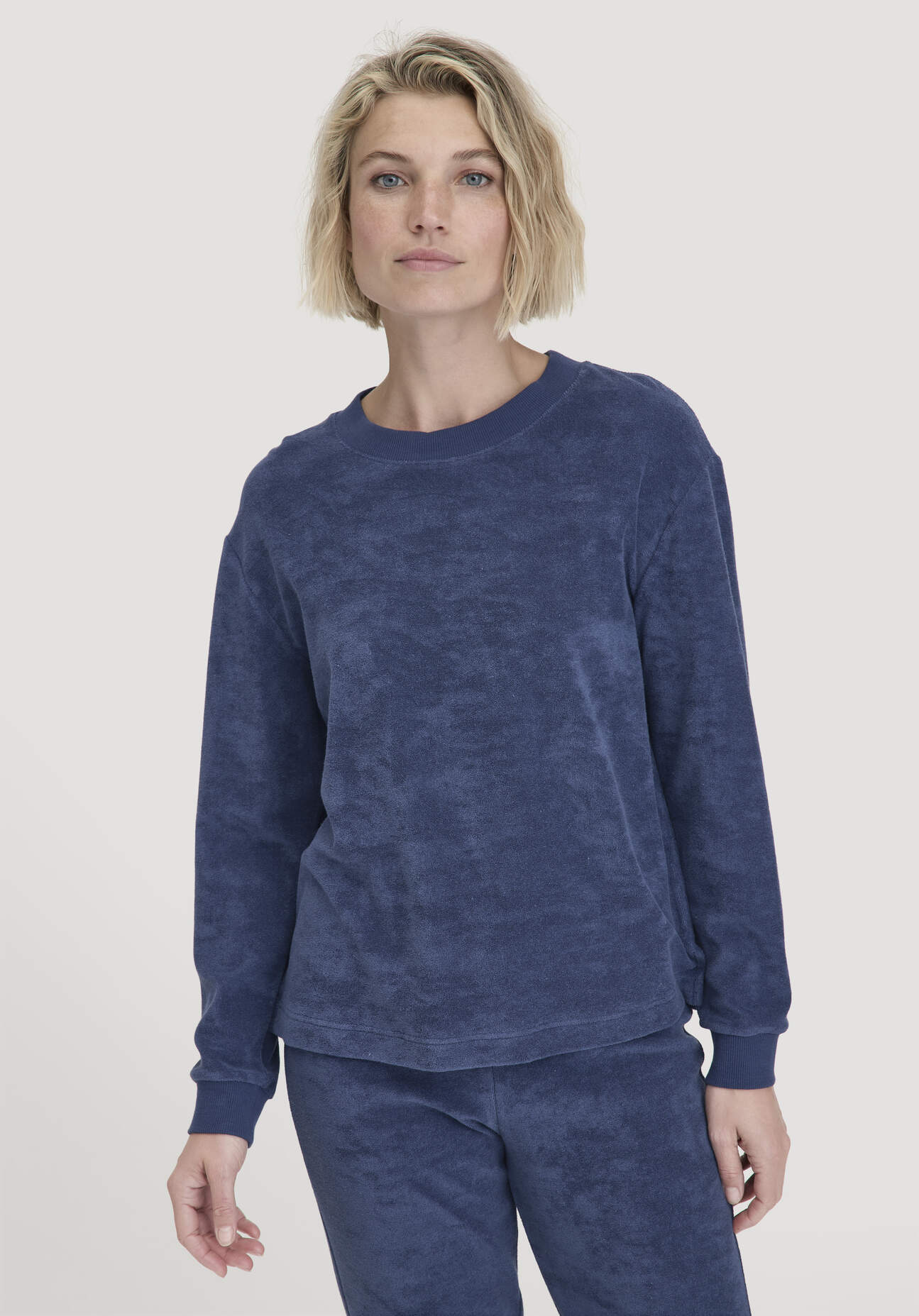 hessnatur Damen Frottee Loungeshirt Oversize PURE COTTON aus Bio-Baumwolle - blau Größe 36