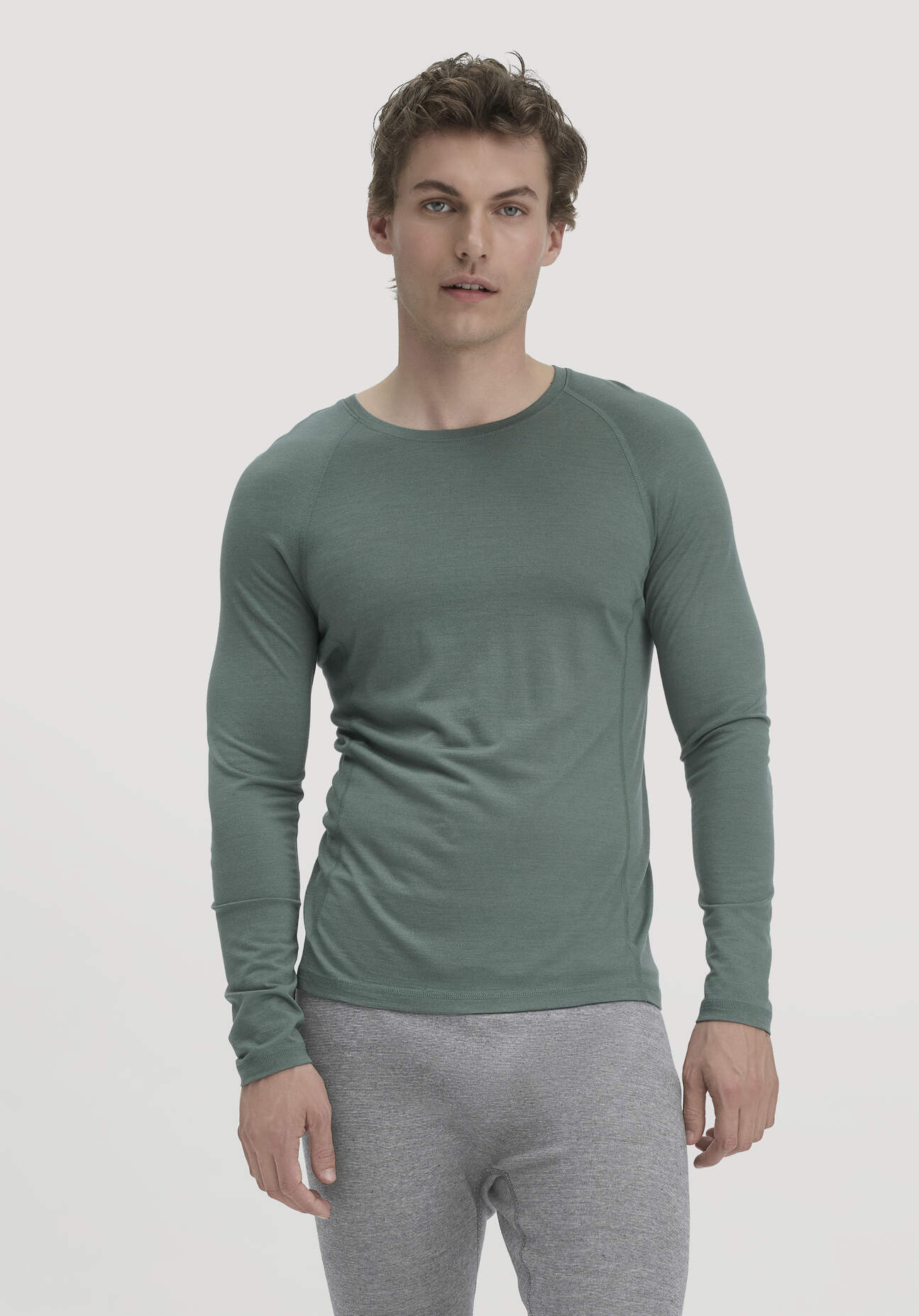 Thumbnail - hessnatur Herren Wool-Silk Longsleeve aus Bio-Merinowolle mit Seide - grün - Größe 46