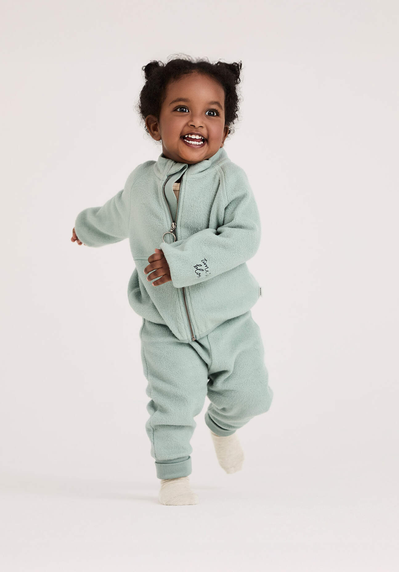hessnatur Baby Softfleece Jacke aus Bio-Baumwolle - grün Größe 86/92