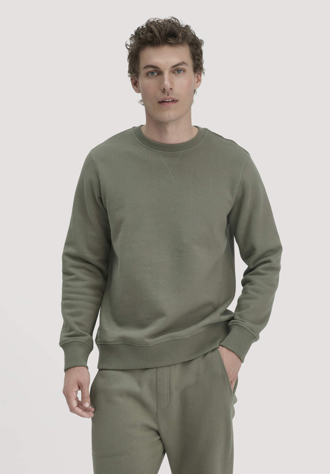 Thumbnail - hessnatur Herren Sweatshirt Regular aus Bio-Baumwolle - grün - Größe 50