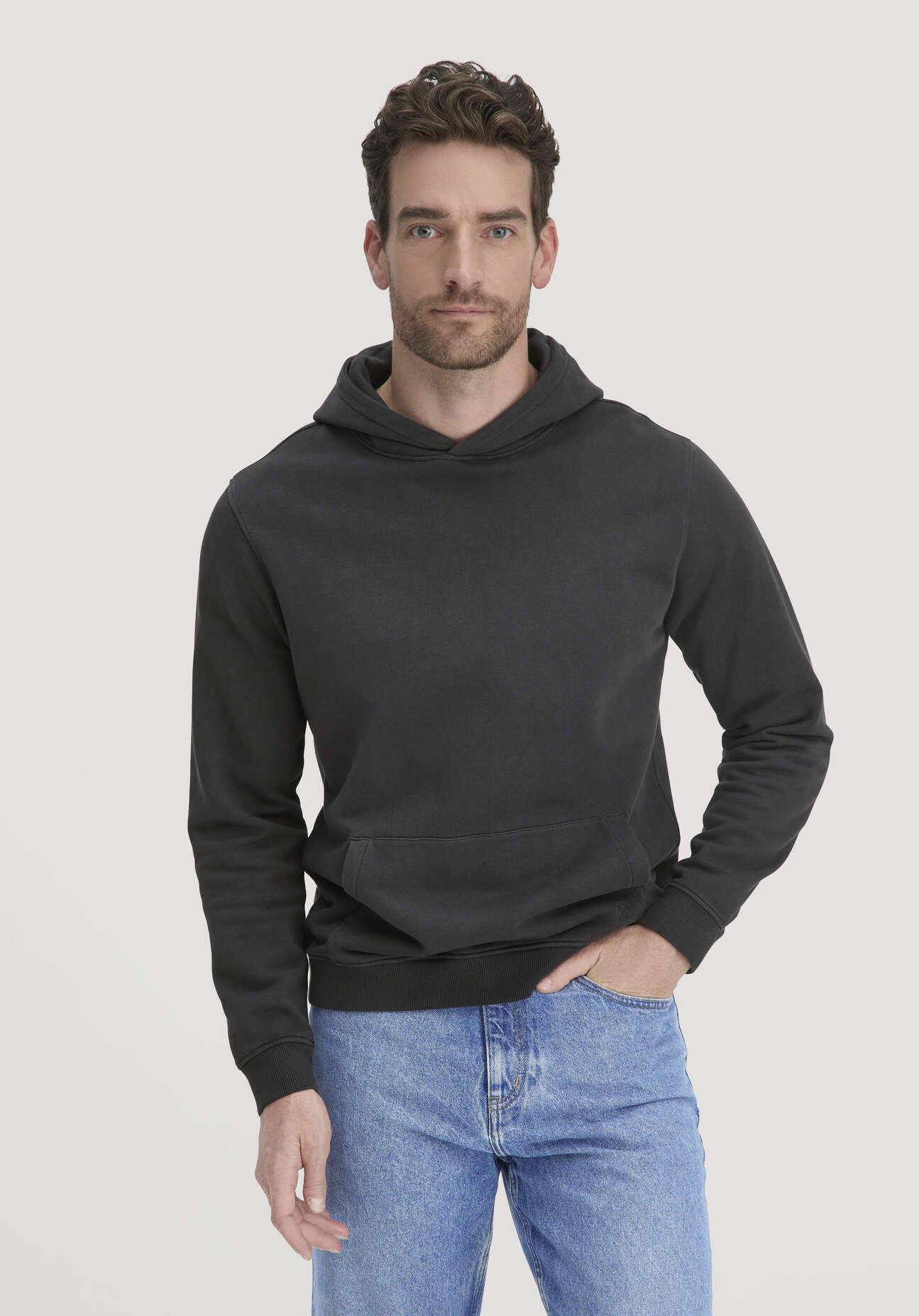 hessnatur Herren Sweathoodie Relaxed aus Bio-Baumwolle - grau Grösse46