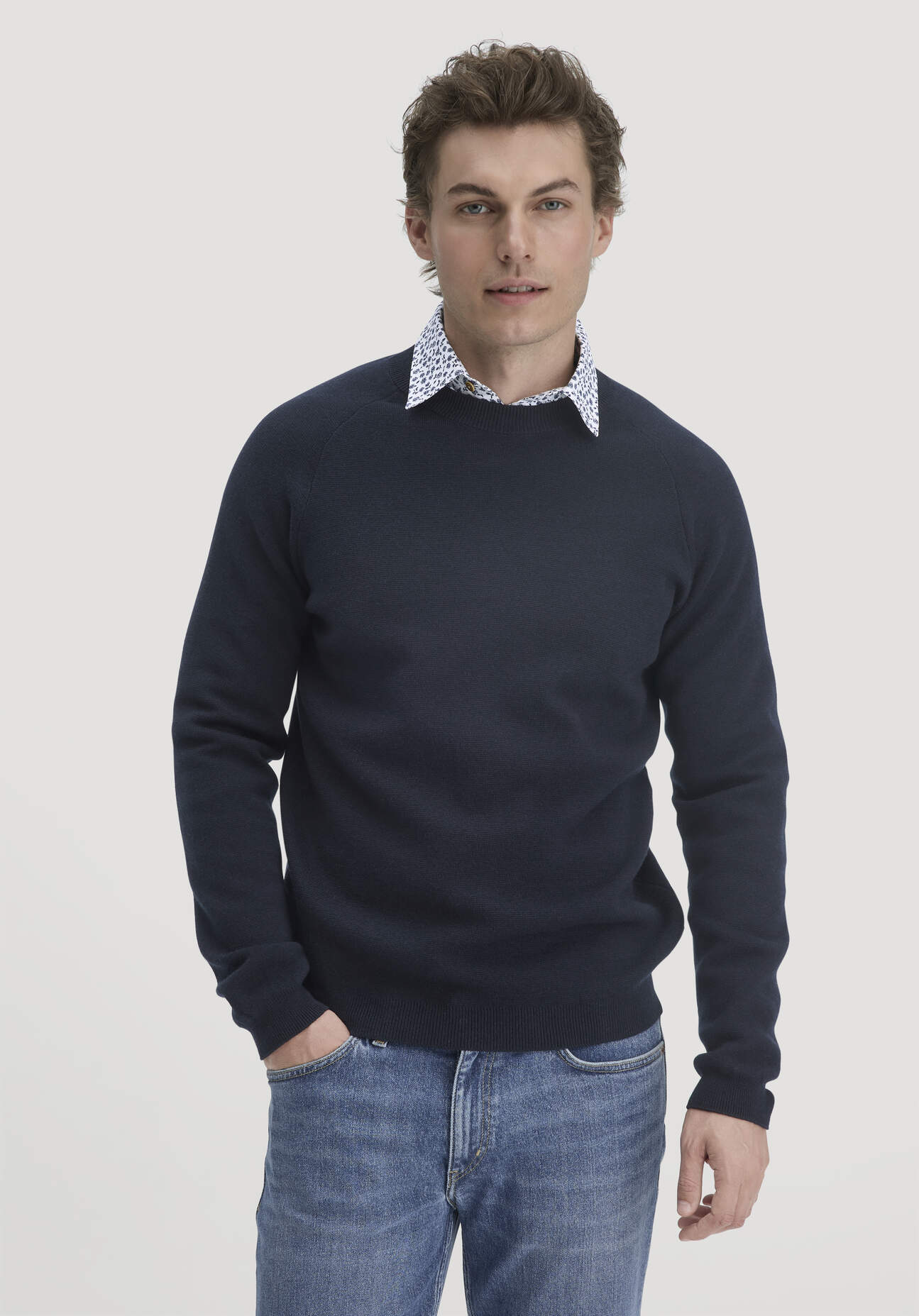 Thumbnail - hessnatur Herren Milano Strick Pullover Regular aus Bio-Merinowolle und Bio-Baumwolle - blau - Größe M