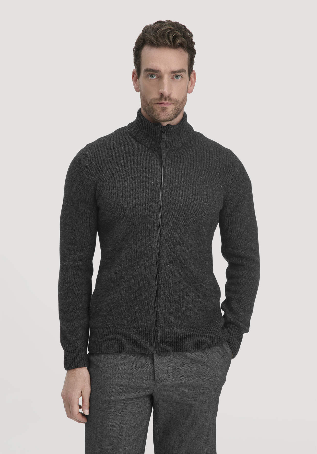 hessnatur Herren Strick Jacke Regular aus Bio-Merinowolle mit Bio-Baumwolle - grau Größe XXL