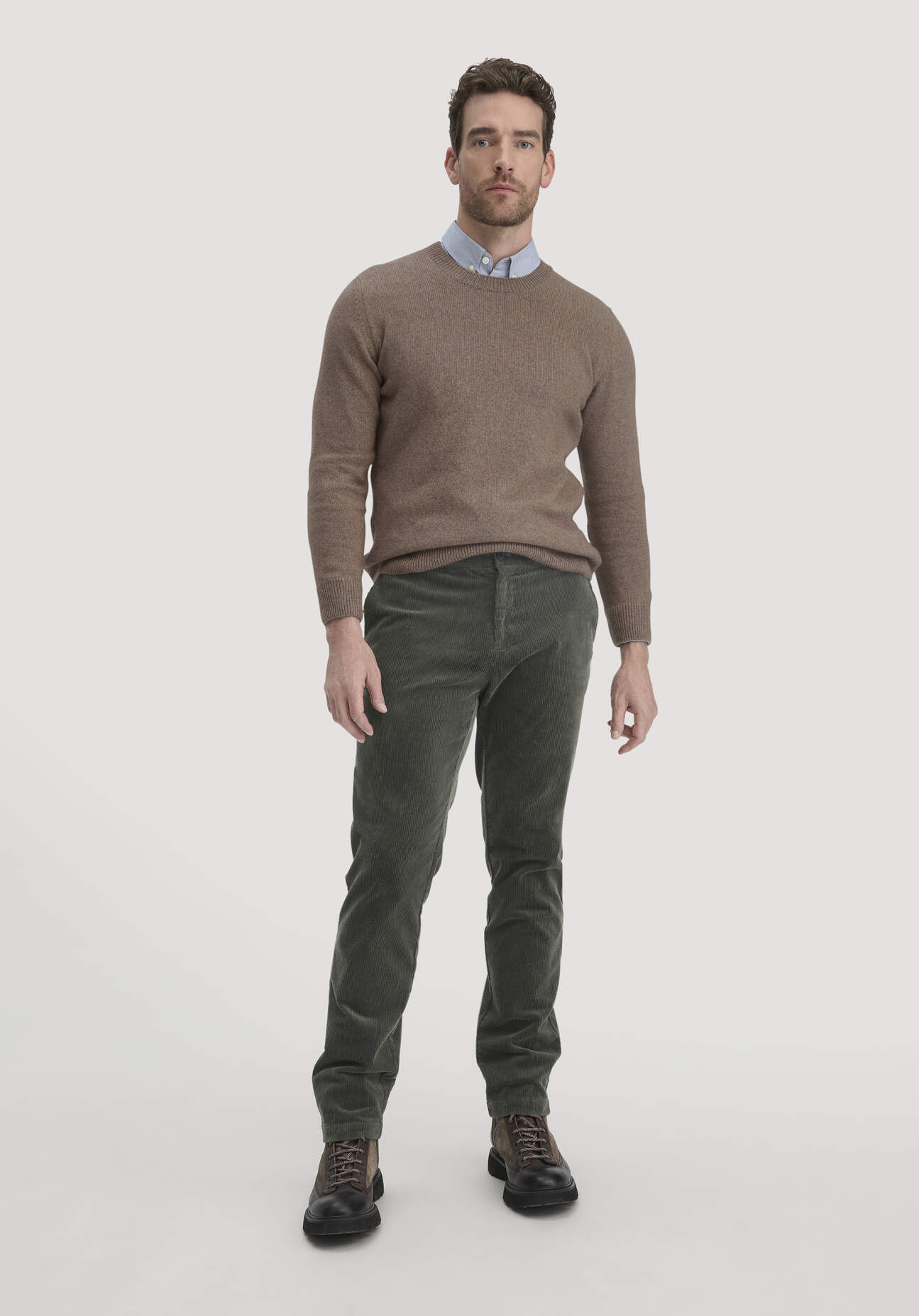 hessnatur Herren Cordhose LENN Regular aus Bio-Baumwolle - grün Größe 32/34