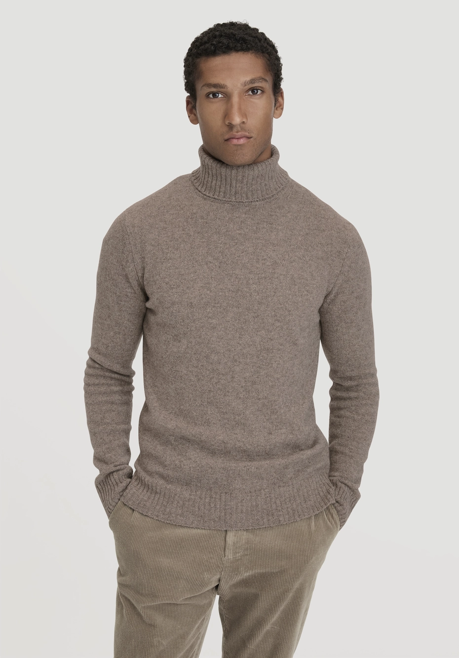 Knitted_turtleneck_sweater_reg