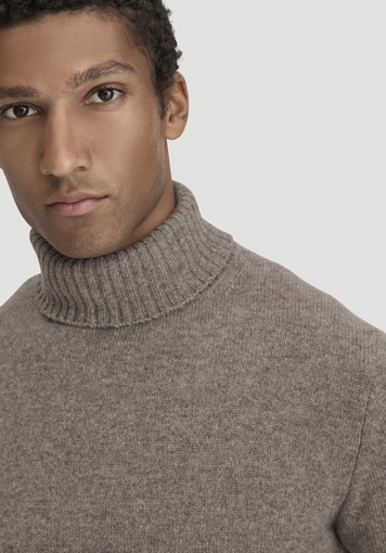 Knitted turtleneck sweater regular made of yak wool and virgin