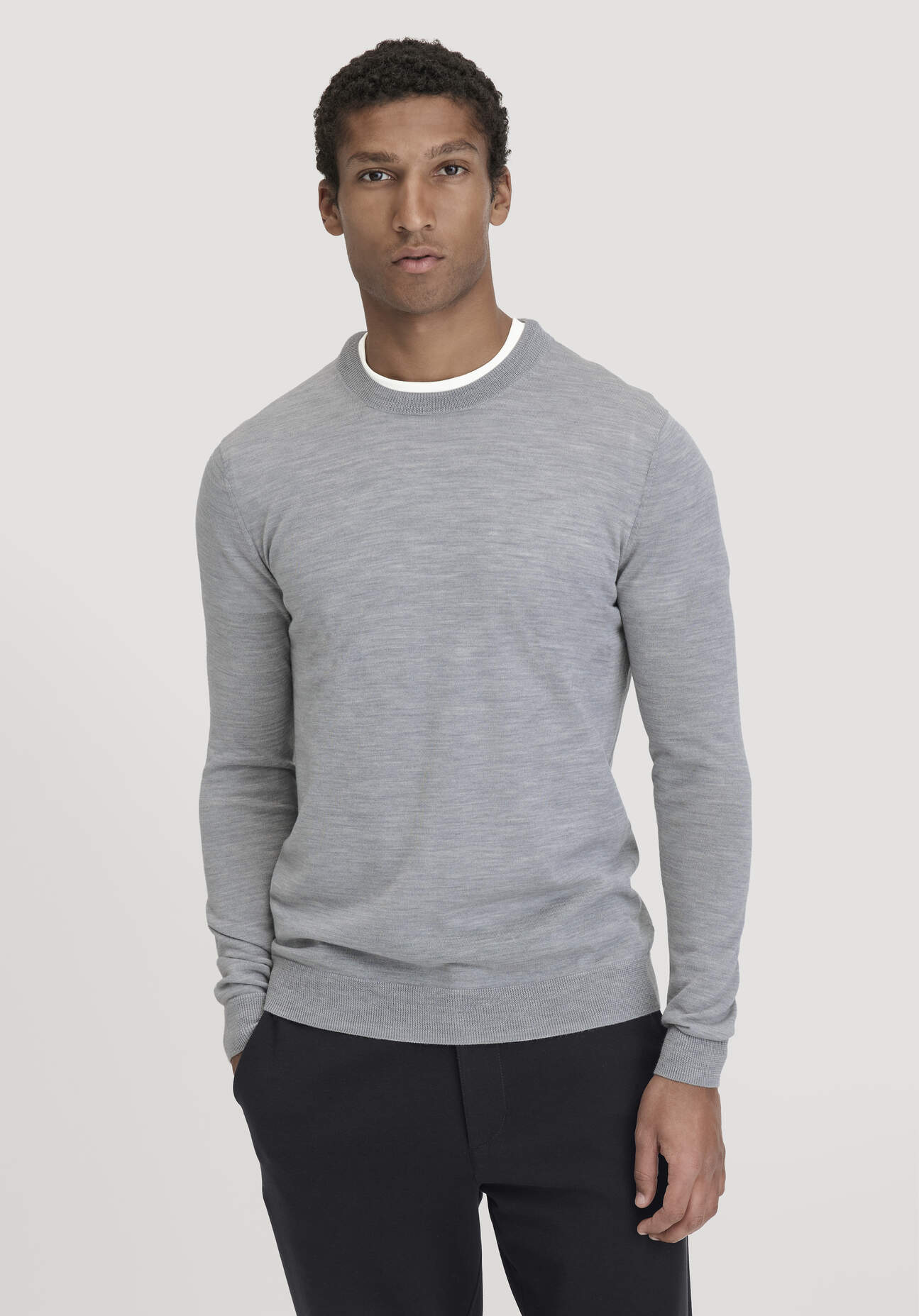 hessnatur Herren Strick Pullover Regular aus Bio-Merinowolle - grau Größe S