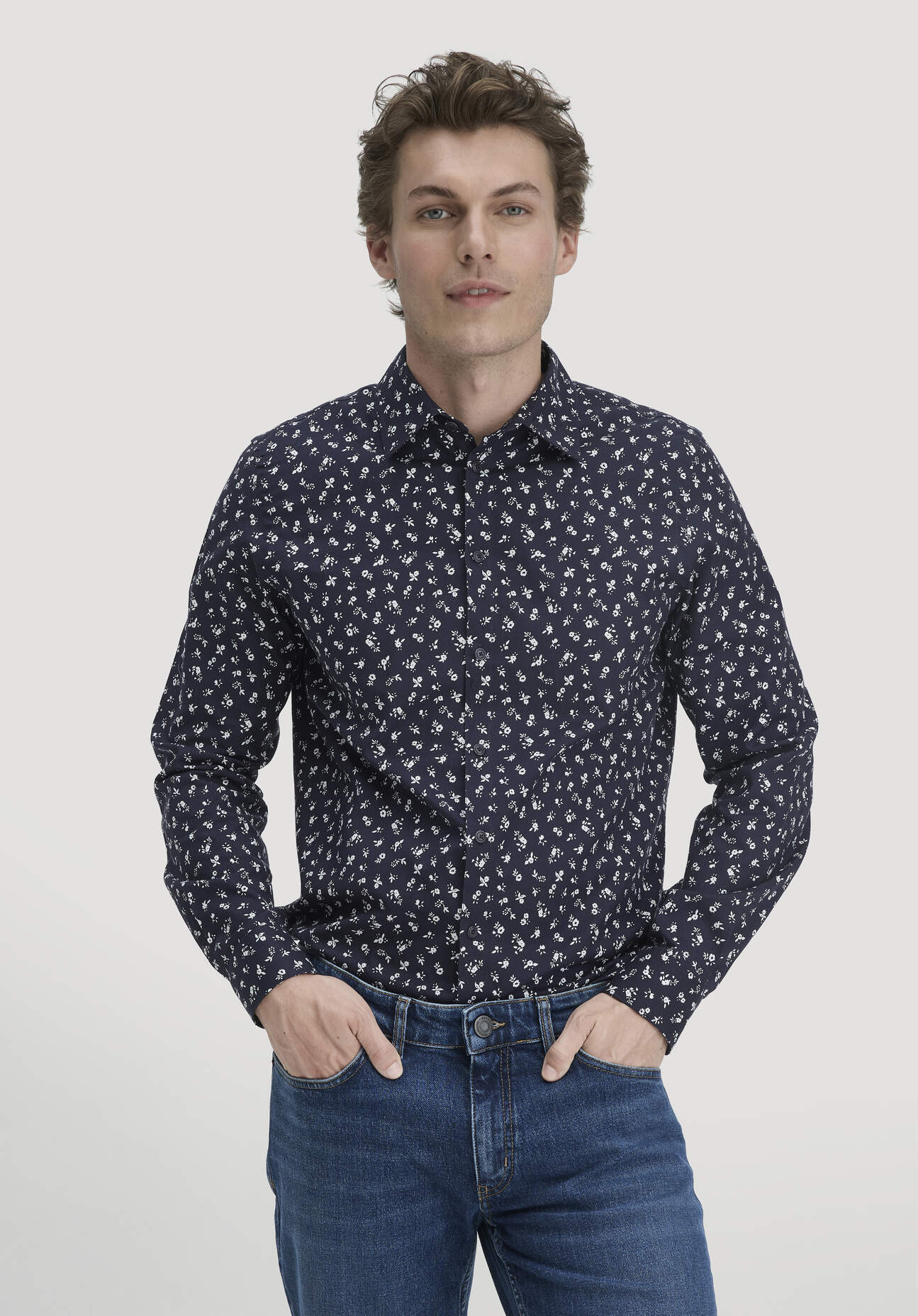 hessnatur Herren Print Hemd Regular aus Bio-Baumwolle - blau Größe XXL (45/46)