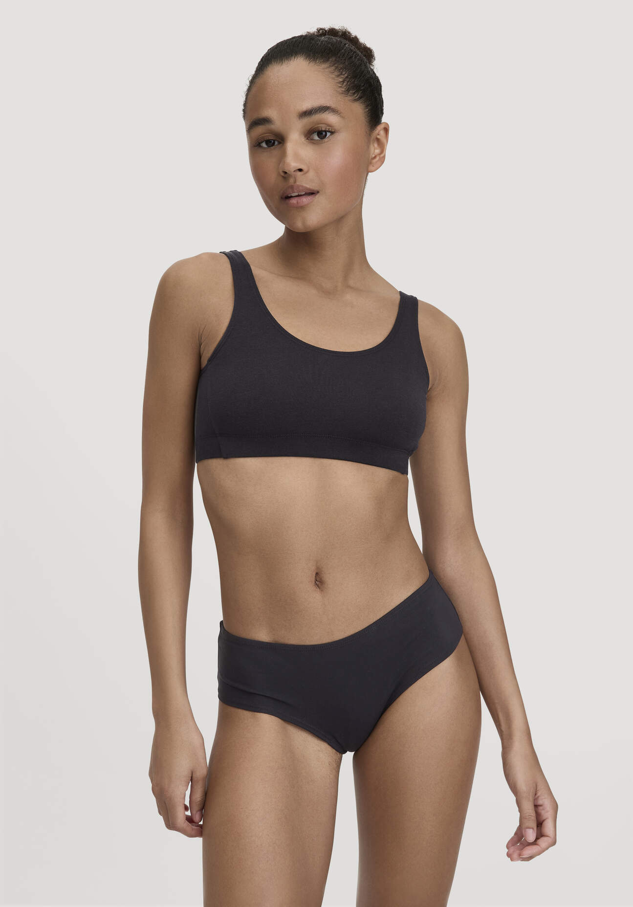 hessnatur Damen Panty Regular Cut COTTON FEEL aus Bio-Baumwolle - schwarz Größe 38