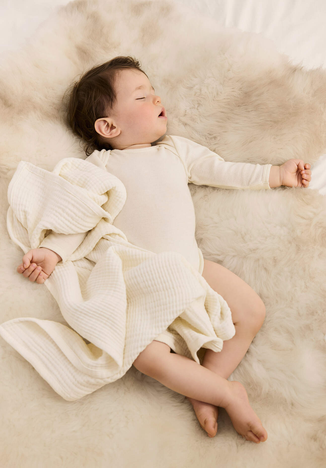 hessnatur Baby Musselin Decke aus Bio-Baumwolle - natur Größe 75X100