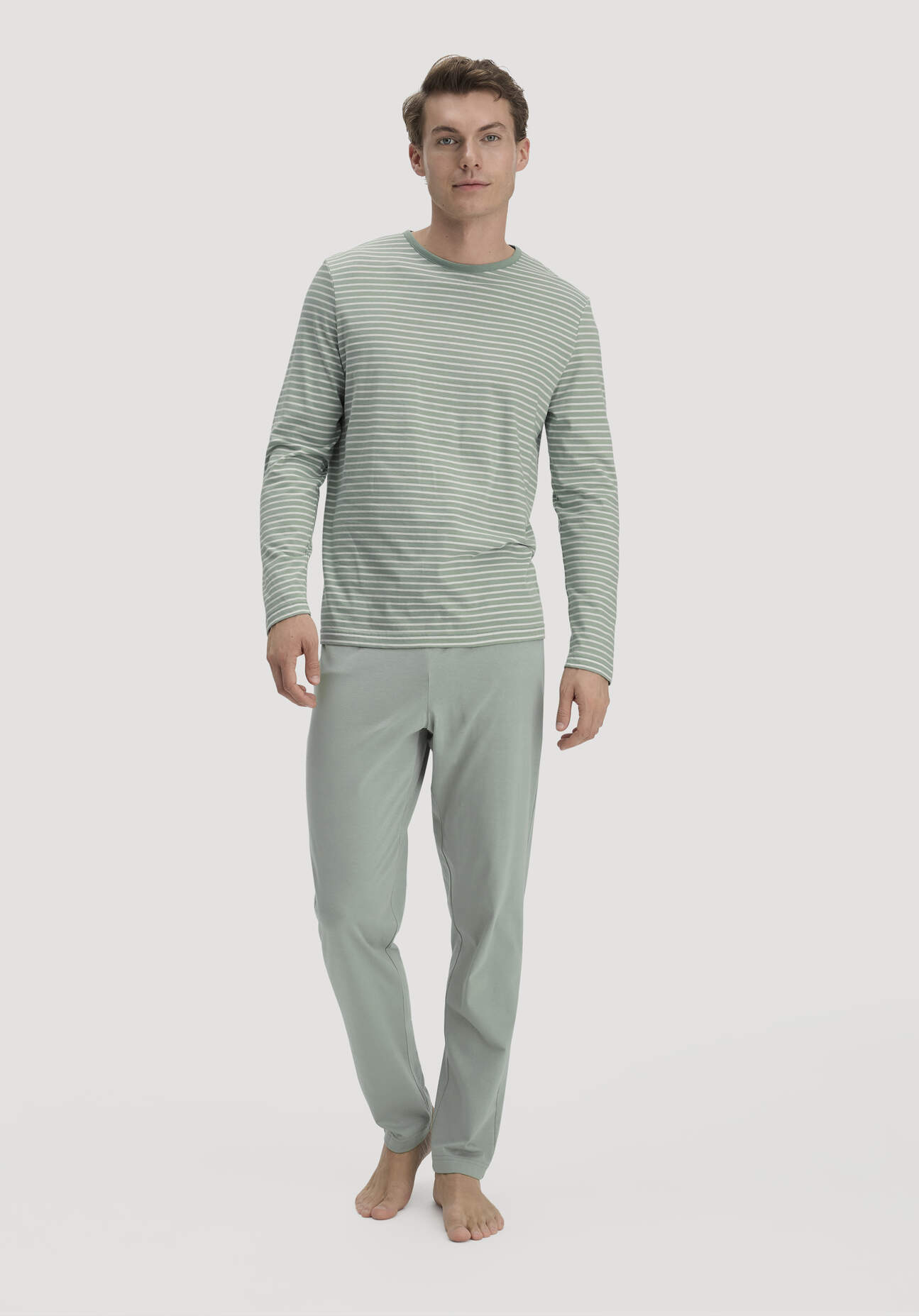 hessnatur Herren Pyjama PURE COTTON aus Bio-Baumwolle - grün Größe 50