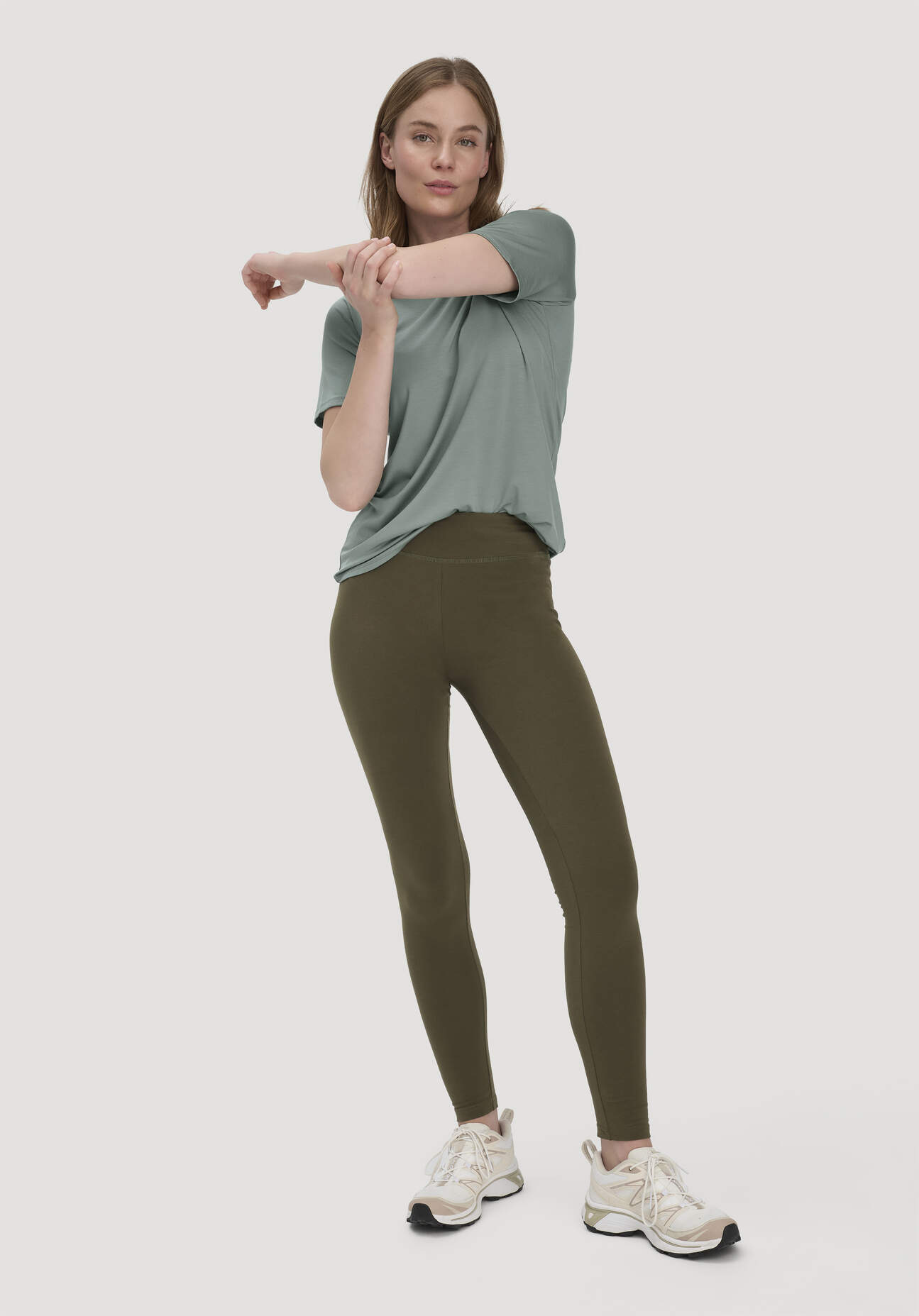 hessnatur Loungewear Leggings Medium Cut ACTIVE LIGHT aus Bio-Baumwolle - grün Größe XXL/k