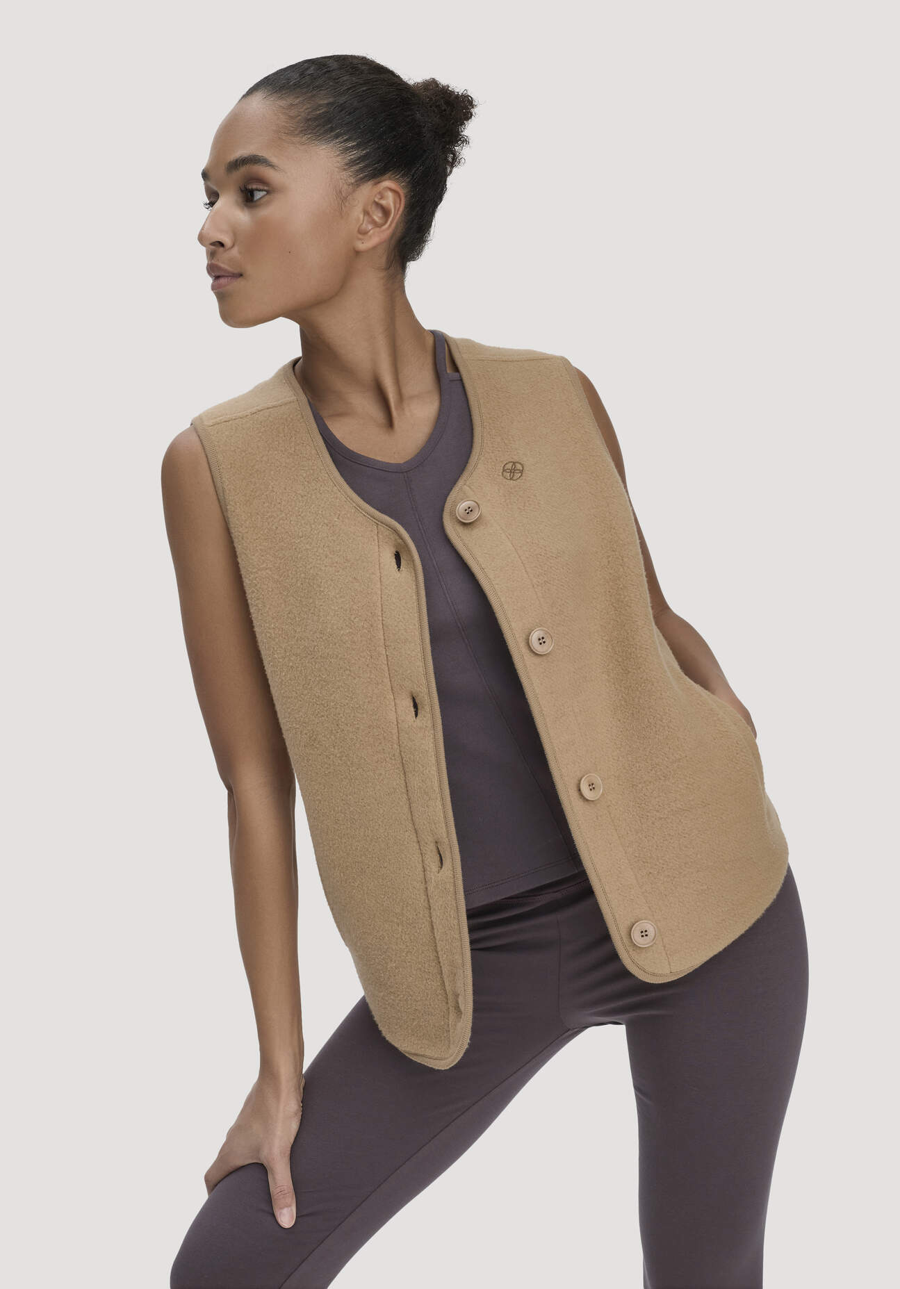 hessnatur Loungewear Fleece Weste Relaxed ACTIVE LIGHT aus Bio-Baumwolle - braun Größe L