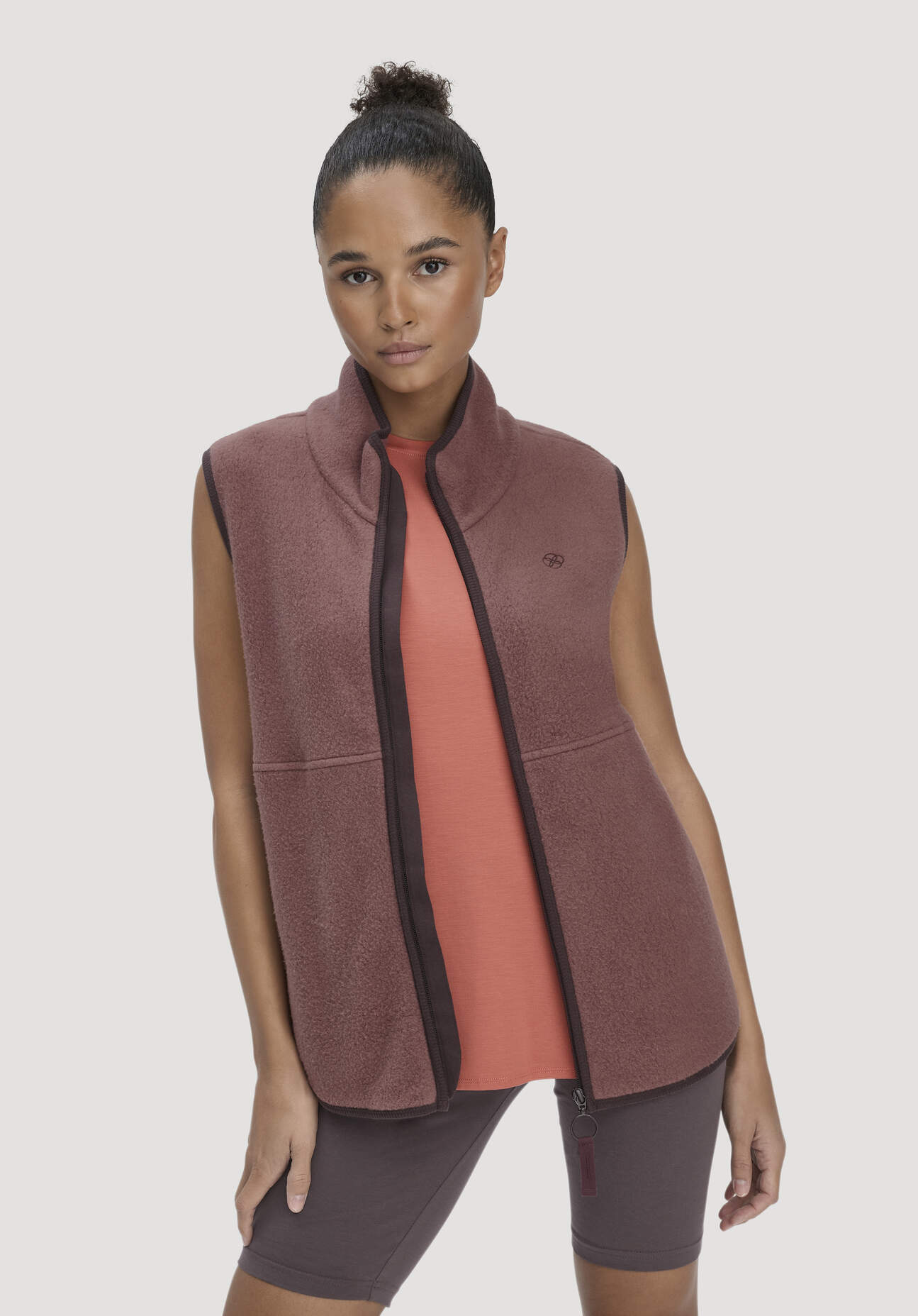 Thumbnail - hessnatur Loungewear Fleece Weste Regular ACTIVE LIGHT aus Bio-Baumwolle - braun - Größe XL