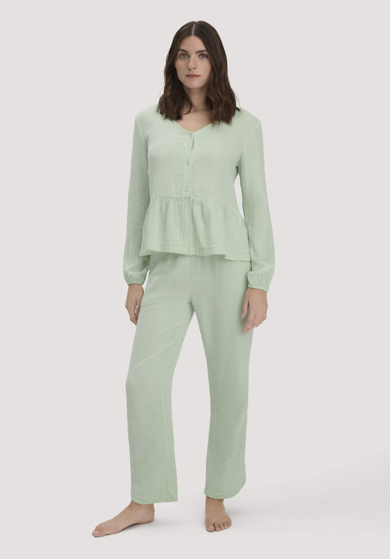 hessnatur Damen Musselin Schlafhose Regular PURE COMFORT aus Bio-Baumwolle - grün Größe 34