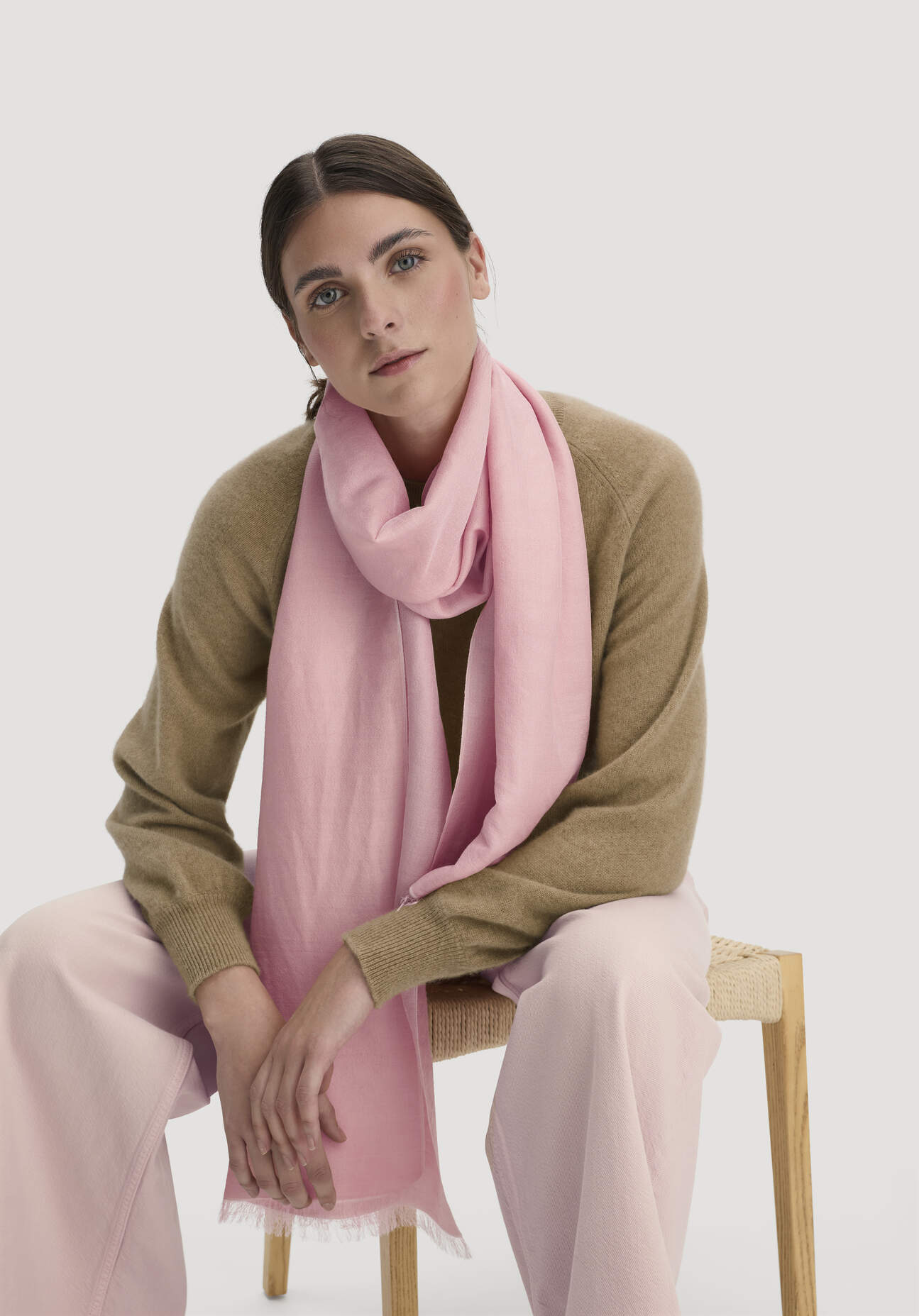 hessnatur Damen Schal aus Schurwolle mit Seide - rosa Größe 45x200 cm