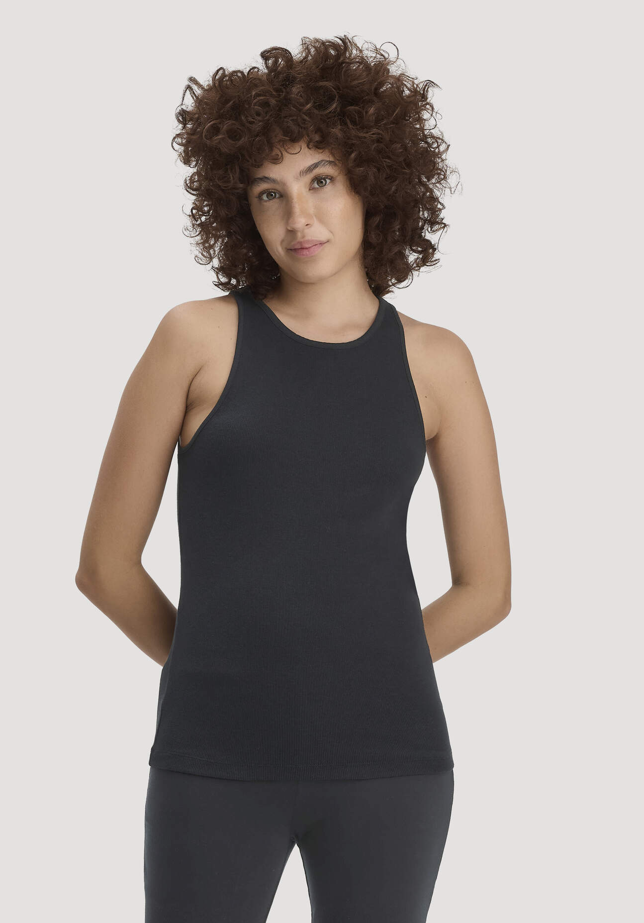 hessnatur Damen High-Neck Ribtop SOFT RIB aus Bio-Baumwolle - schwarz Größe 44