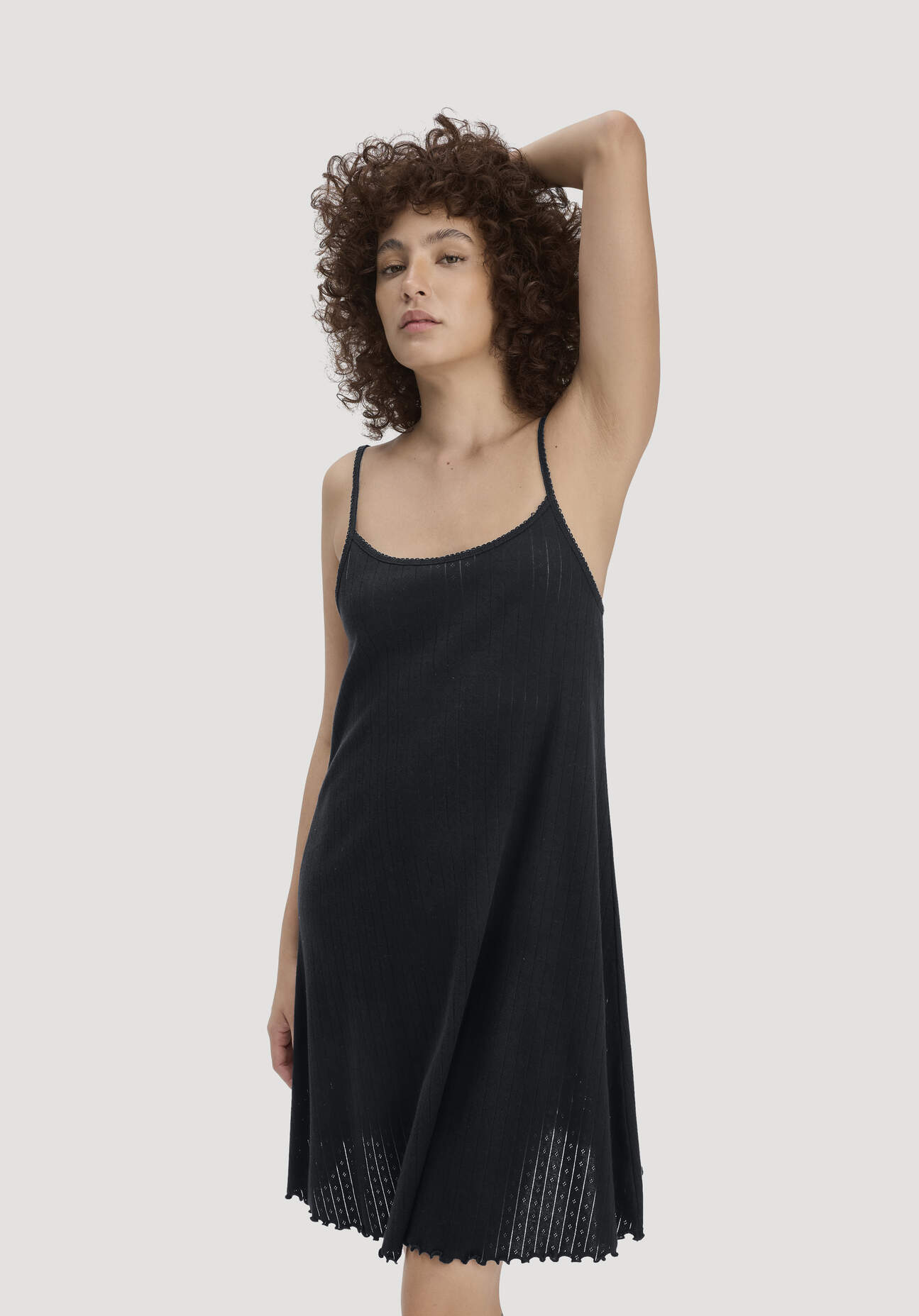 hessnatur Damen Pointelle Nachthemd PURE COTTON aus Bio-Baumwolle - schwarz Größe 40