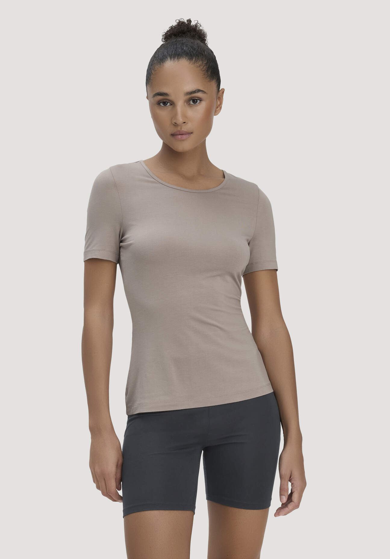 hessnatur Damen T-Shirt PURE FLOW aus TENCEL™ Modal - beige Größe 38