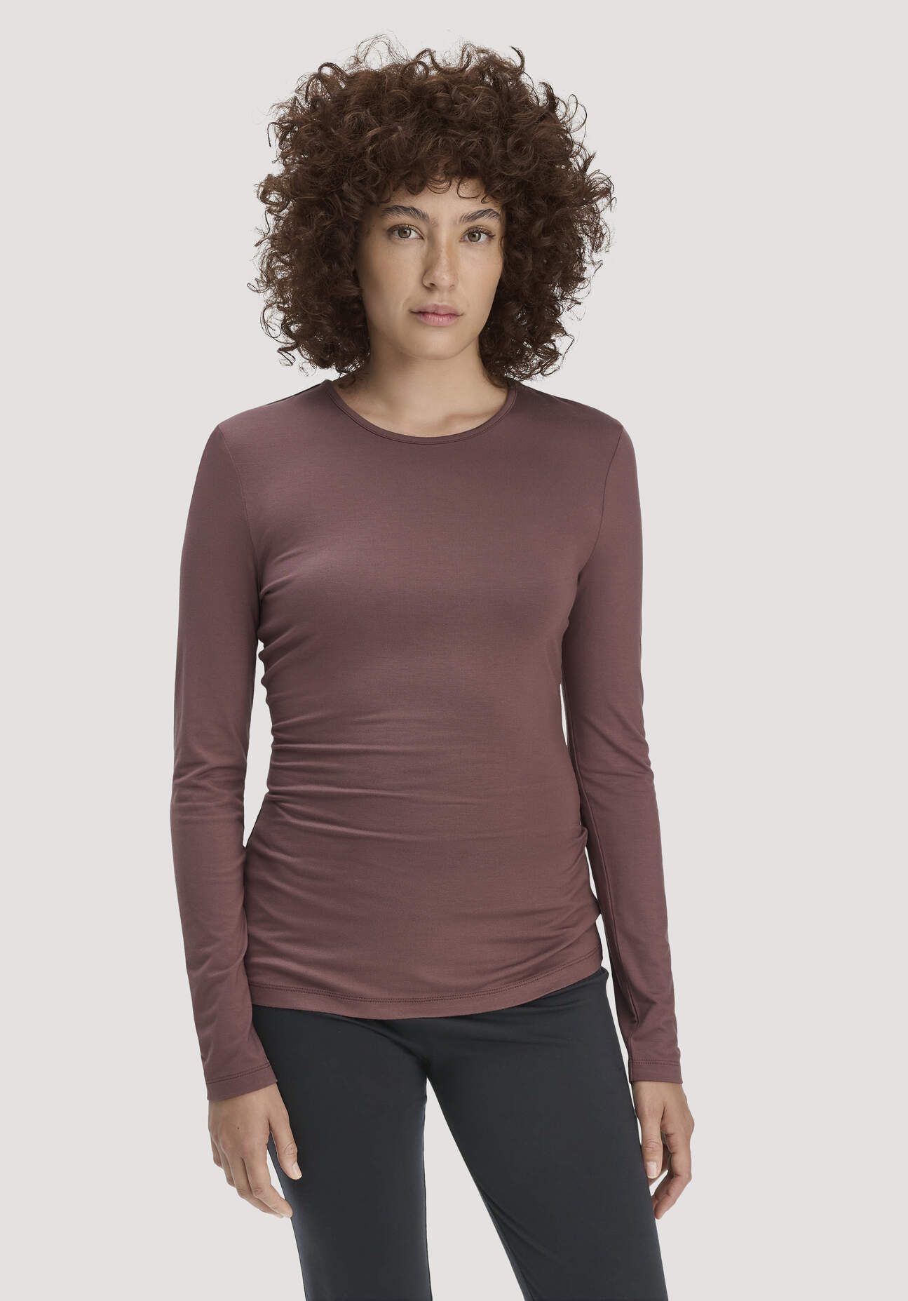 hessnatur Damen Longsleeve PURE FLOW aus TENCEL™ Modal - braun Größe 44