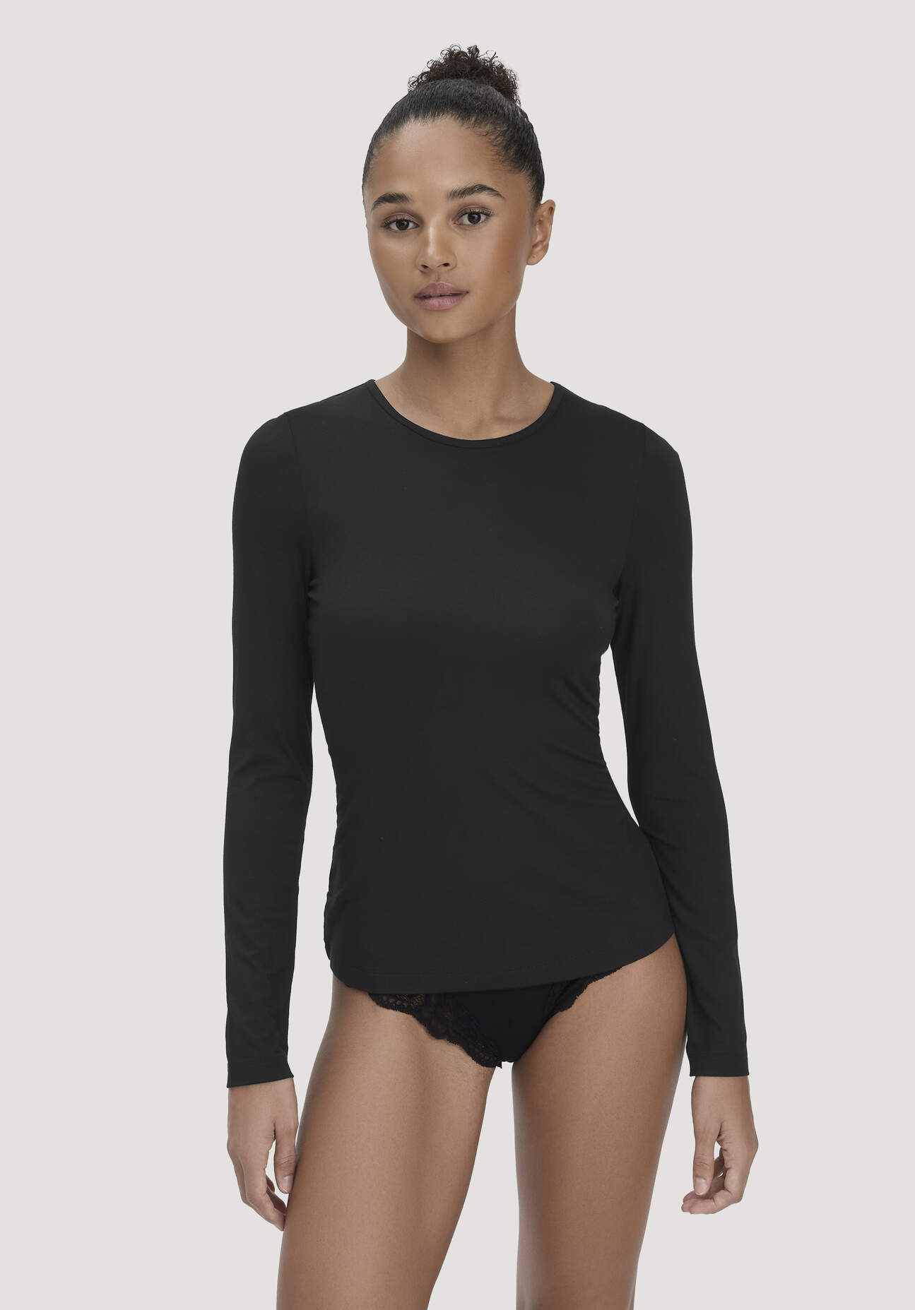 hessnatur Damen Longsleeve PURE FLOW aus TENCEL™ Modal - schwarz Größe 44