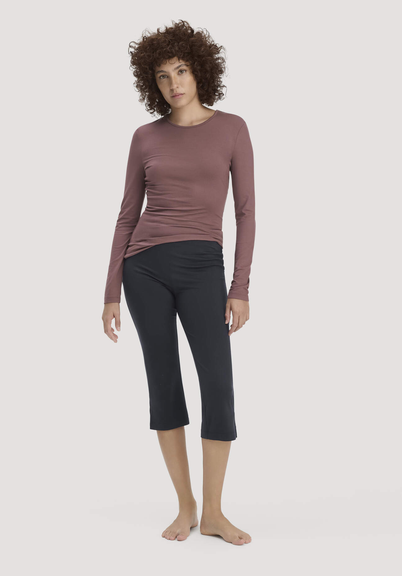 hessnatur Damen Caprihose PURE FLOW aus TENCEL™ Modal - schwarz Größe 36