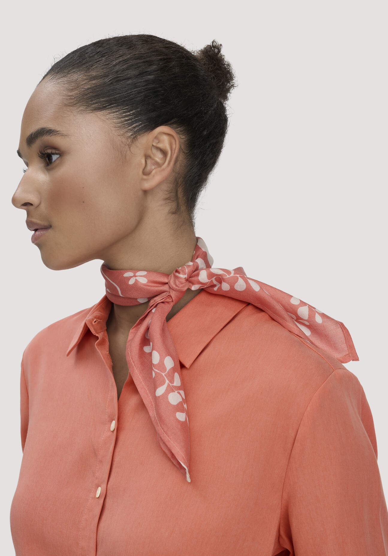 hessnatur Damen Print Seidentuch - orange Größe 1size