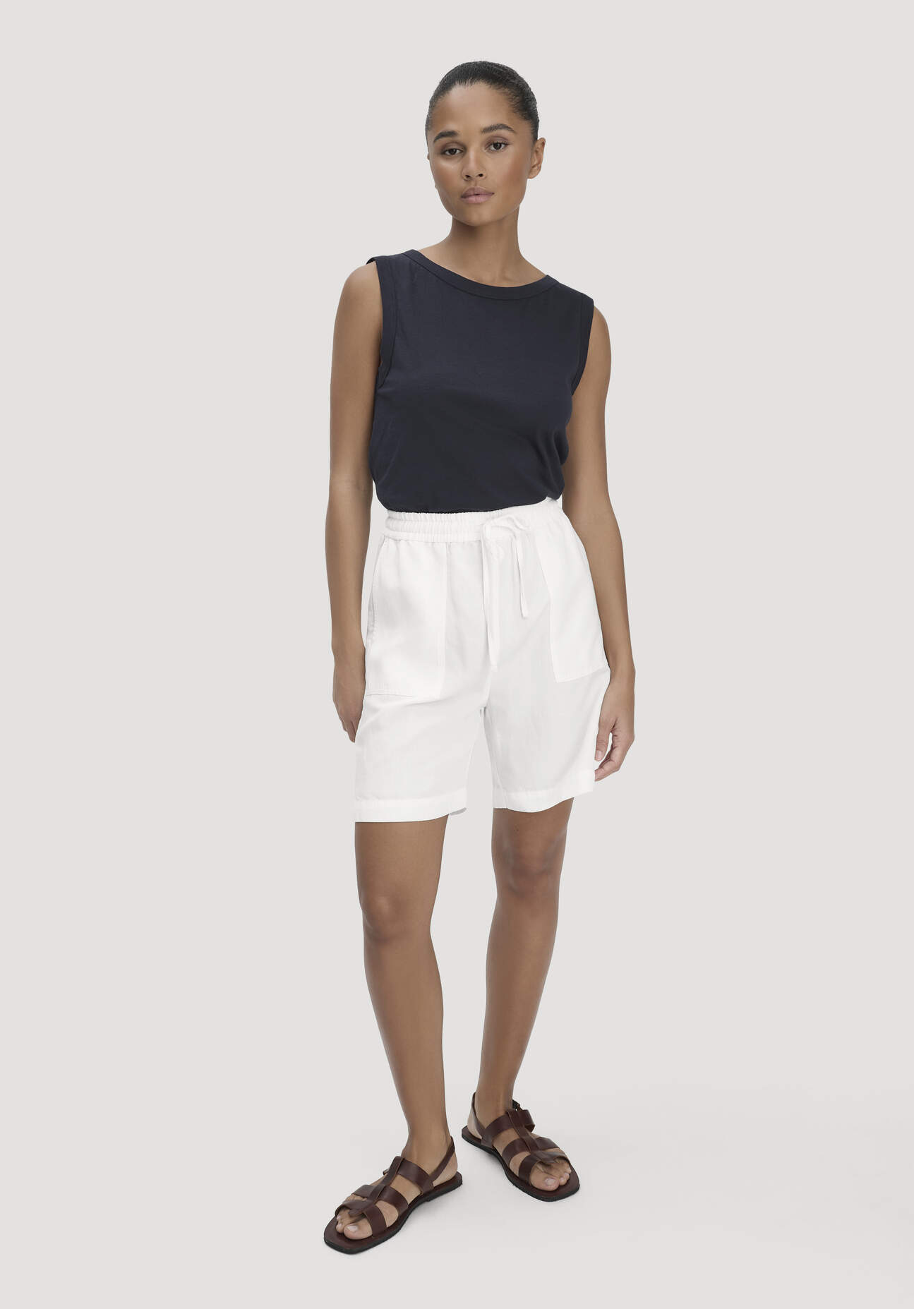 hessnatur Damen Römer Sandale aus chromfrei gegerbtem Leder - braun Größe 37