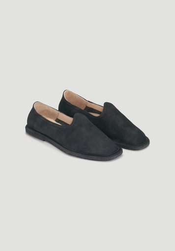 Slippers made of chrome-free tanned nubuck leather