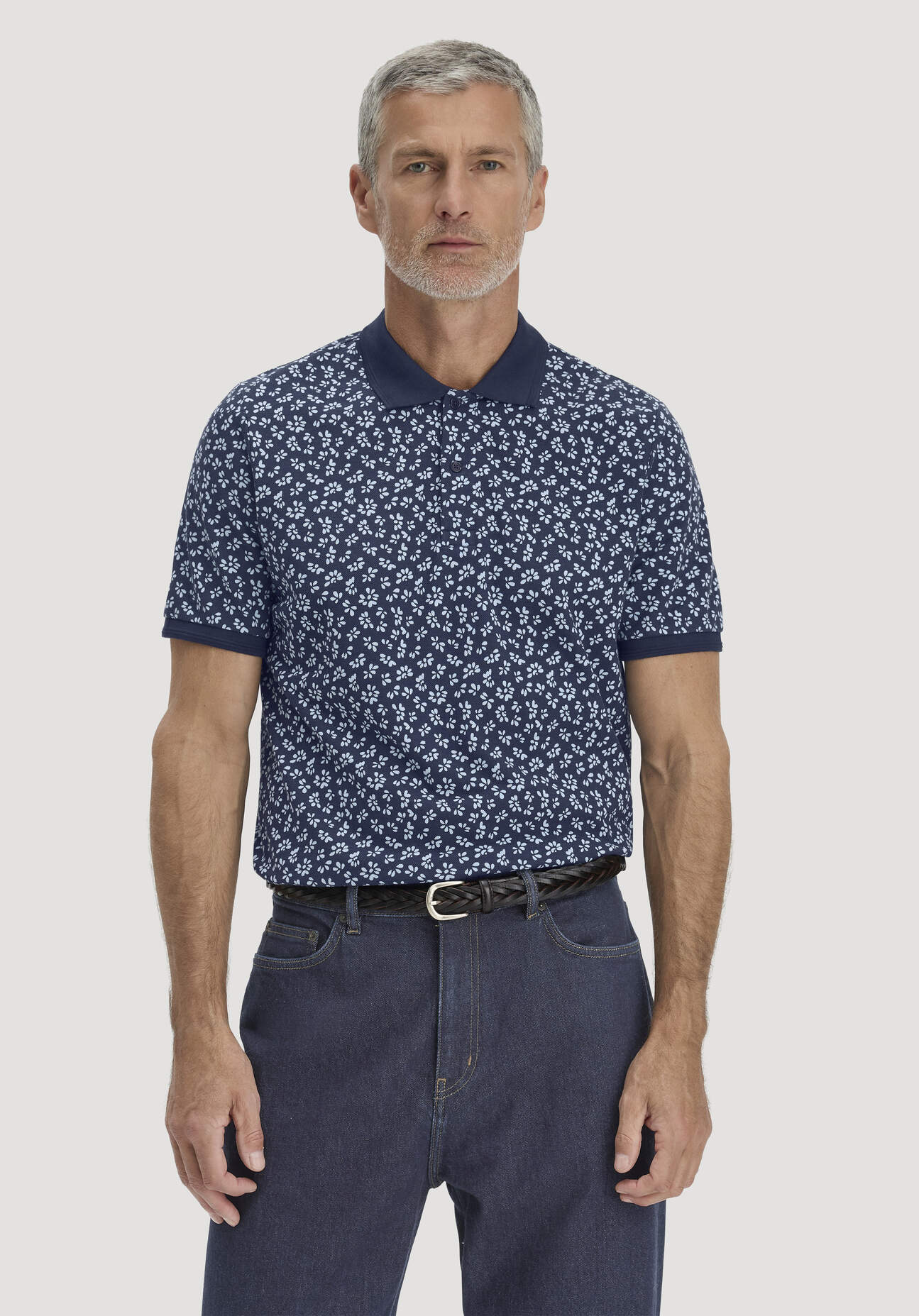 hessnatur Herren Print Piqué Polo Relaxed aus Bio-Baumwolle - blau Größe 52